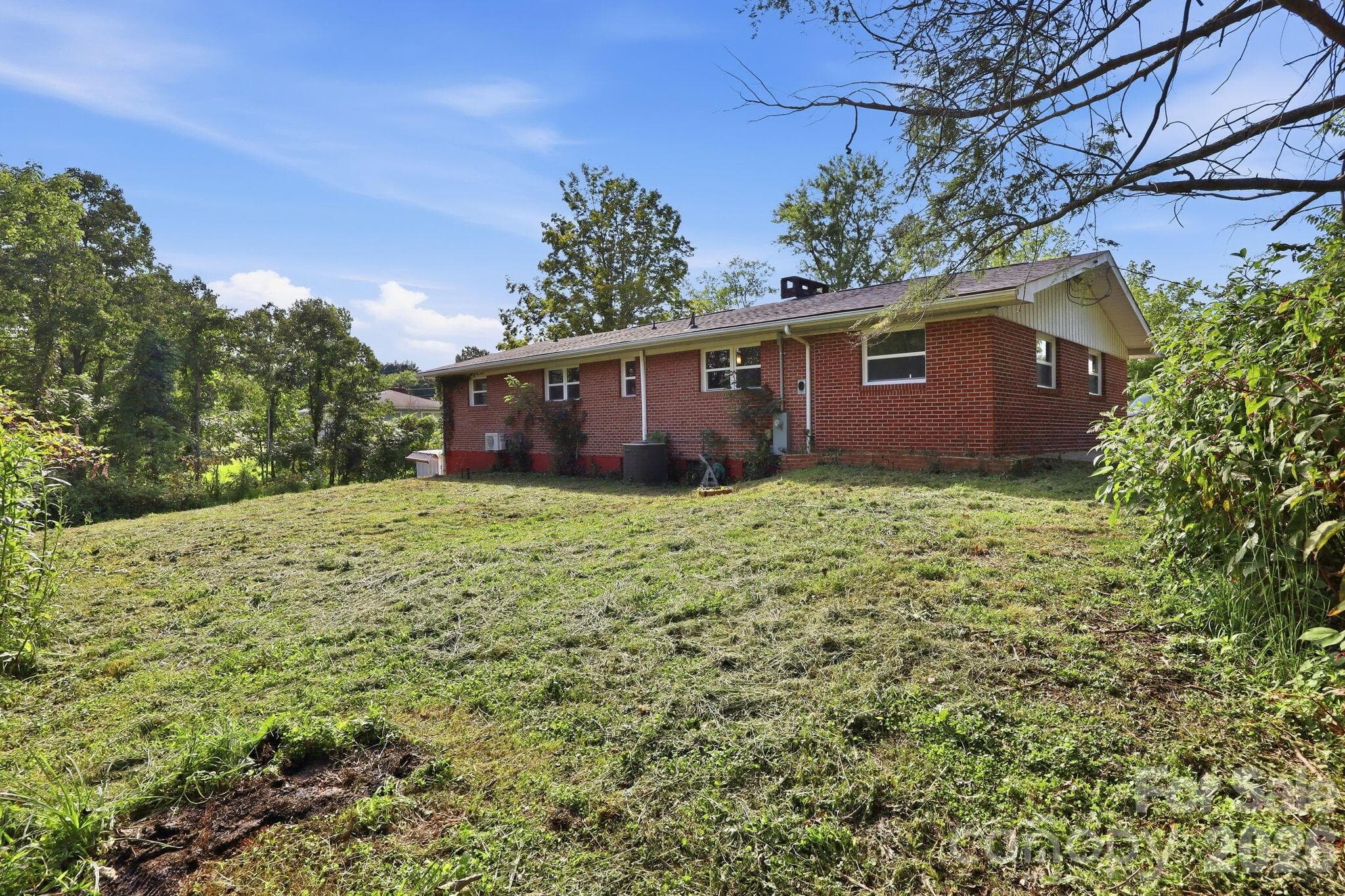 Single Family Residence at 1496 Jenkins Valley Road, Alexander, photo 25 of 43
