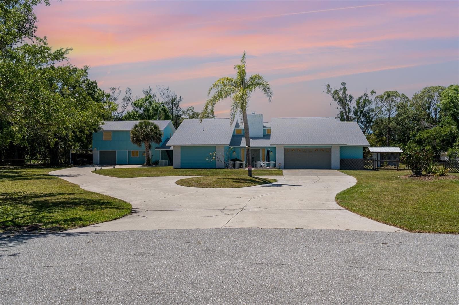 Single Family Residence at 1305 GREENFIELD CIR, VENICE, photo 3 of 41