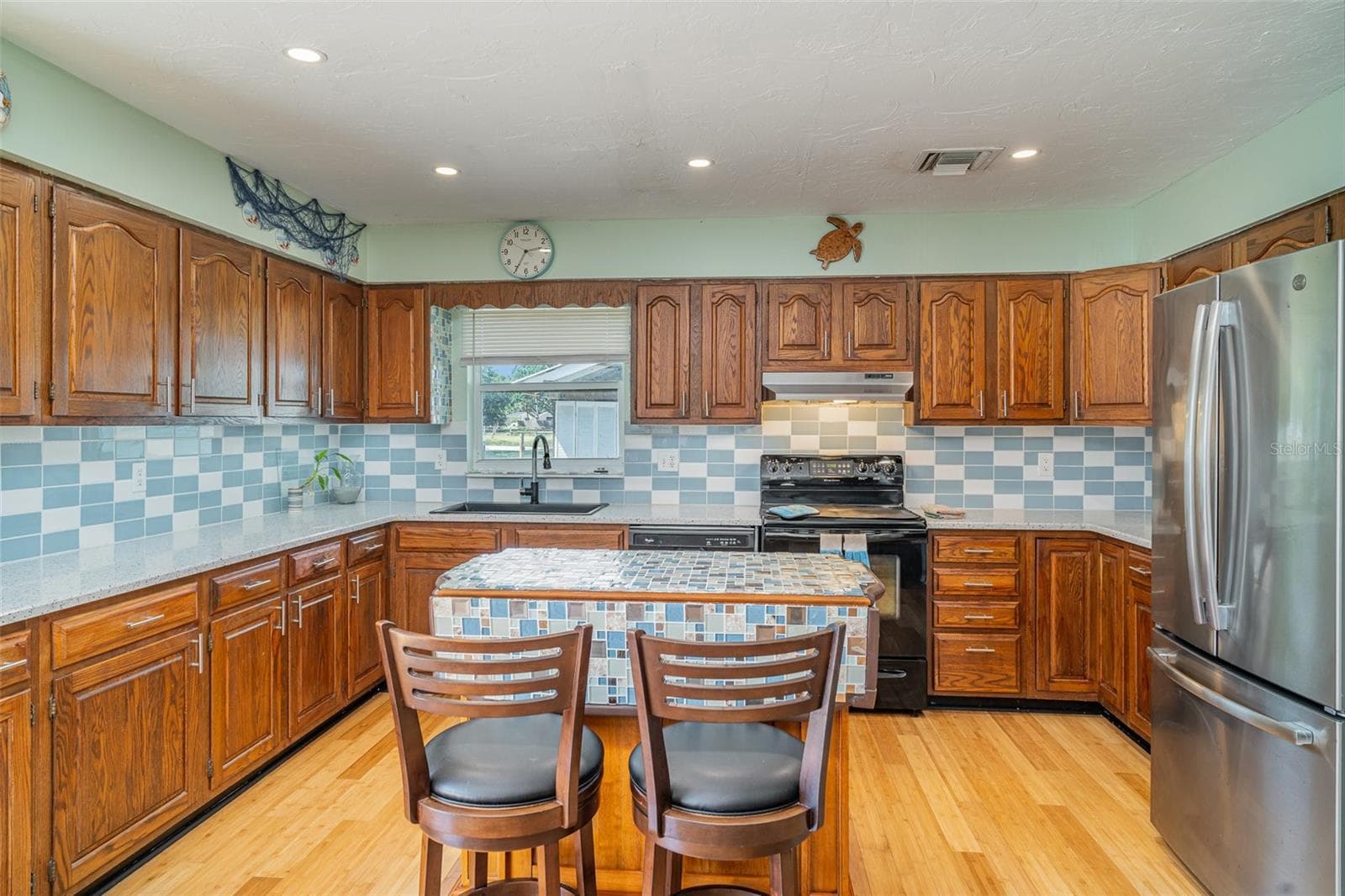 Large kitchen - 1305 GREENFIELD CIR, VENICE