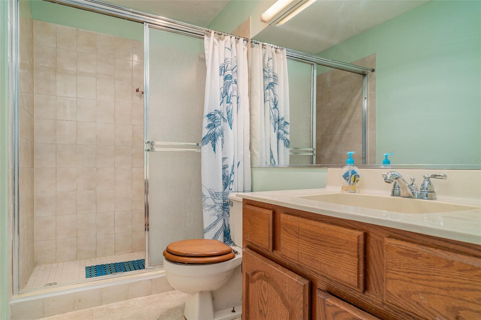 Guest Bath - 1305 GREENFIELD CIR, VENICE