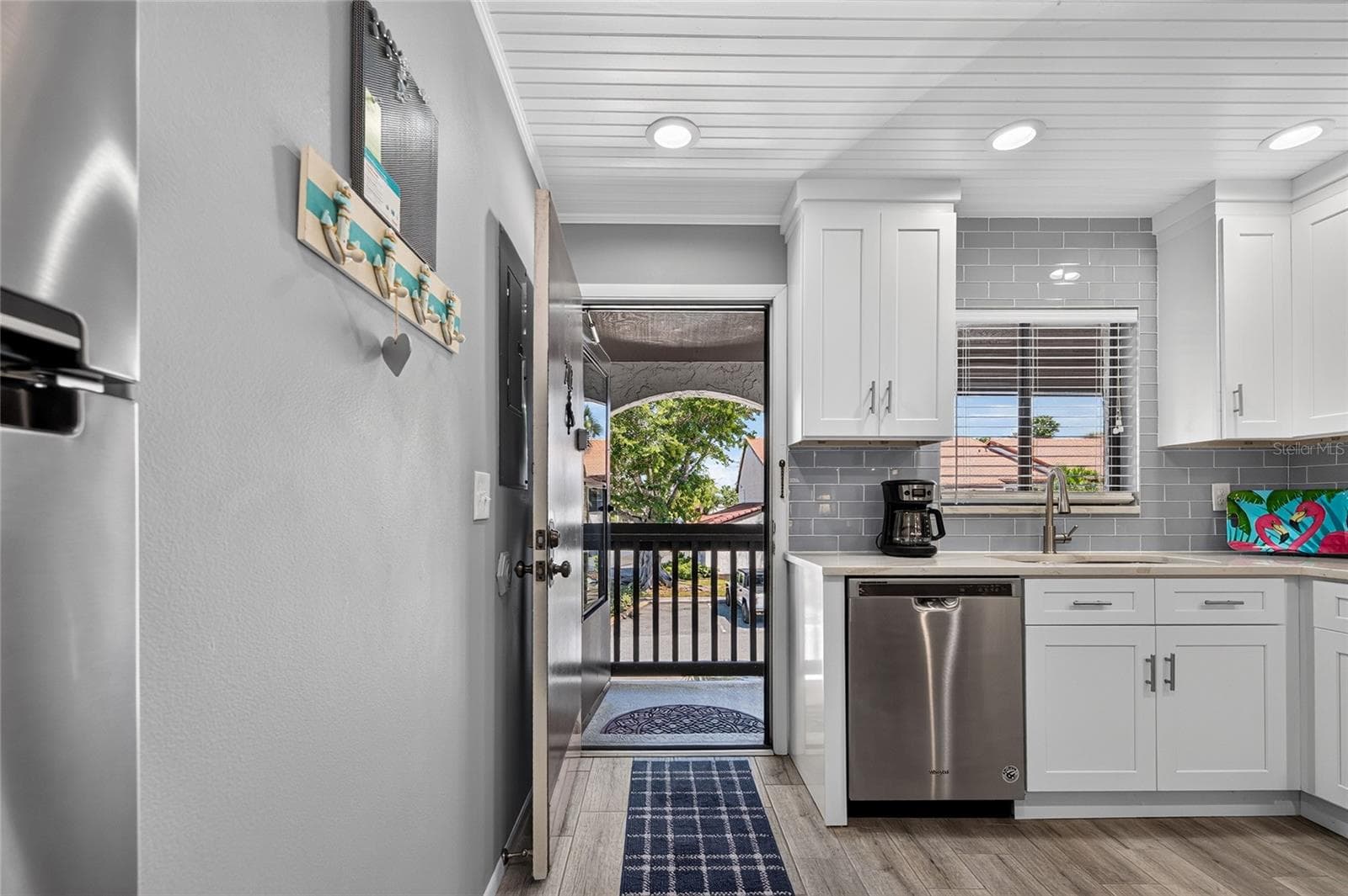 Entry - 1634 STICKNEY POINT RD #34-202, SARASOTA
