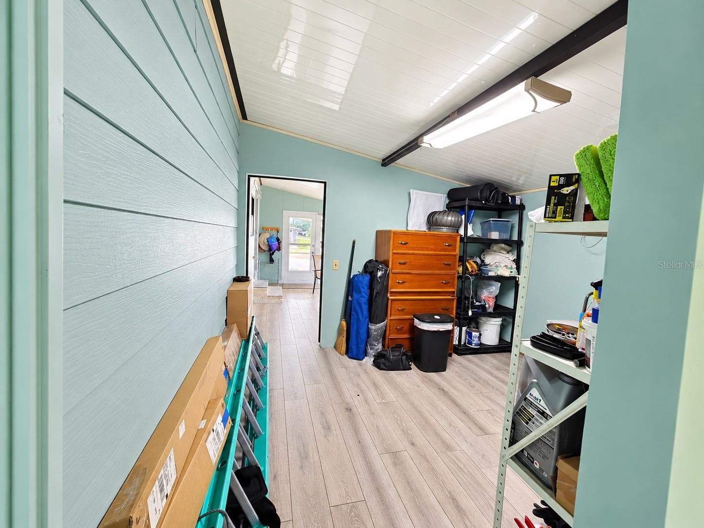 Manufactured Home at 6685 NE BRIARHILL DR NE, WINTER HAVEN, photo 17 of 60