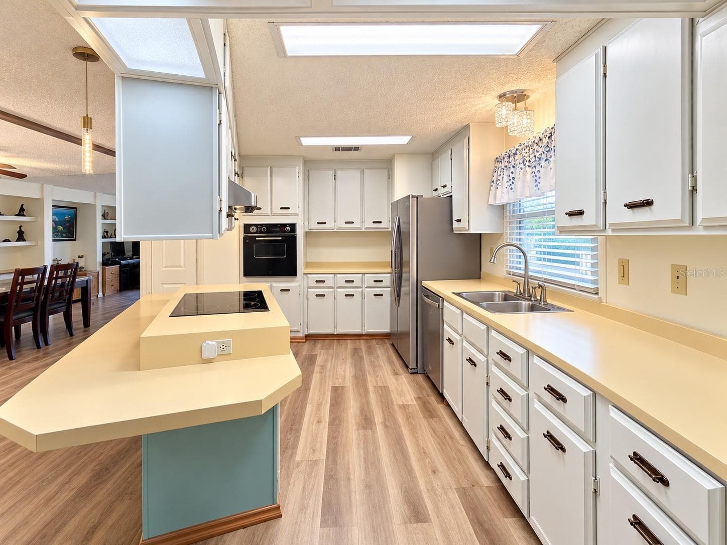 Manufactured Home at 6685 NE BRIARHILL DR NE, WINTER HAVEN, photo 33 of 60