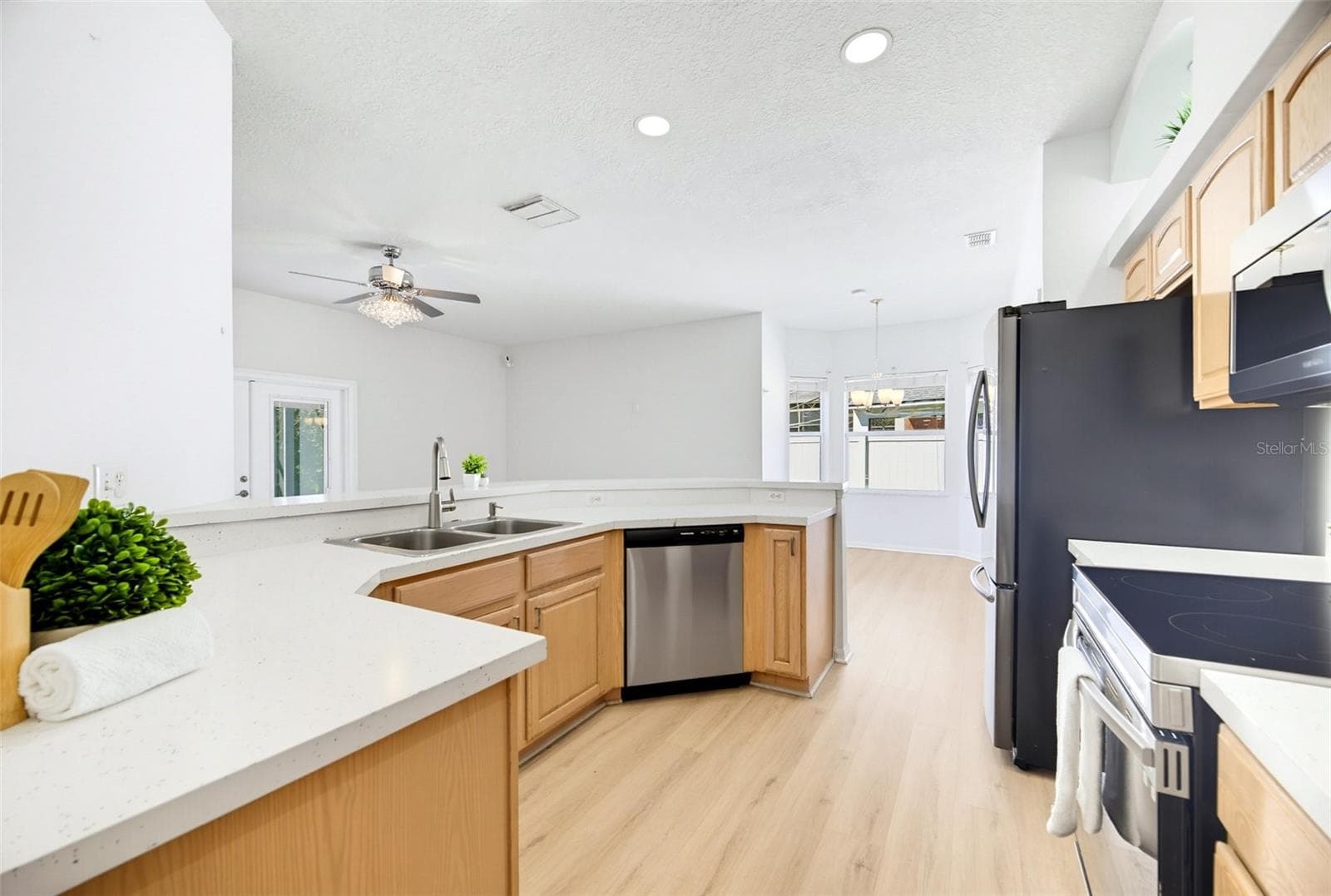 Single Family Residence at 2512 BROOKSTONE DR, KISSIMMEE, photo 19 of 93
