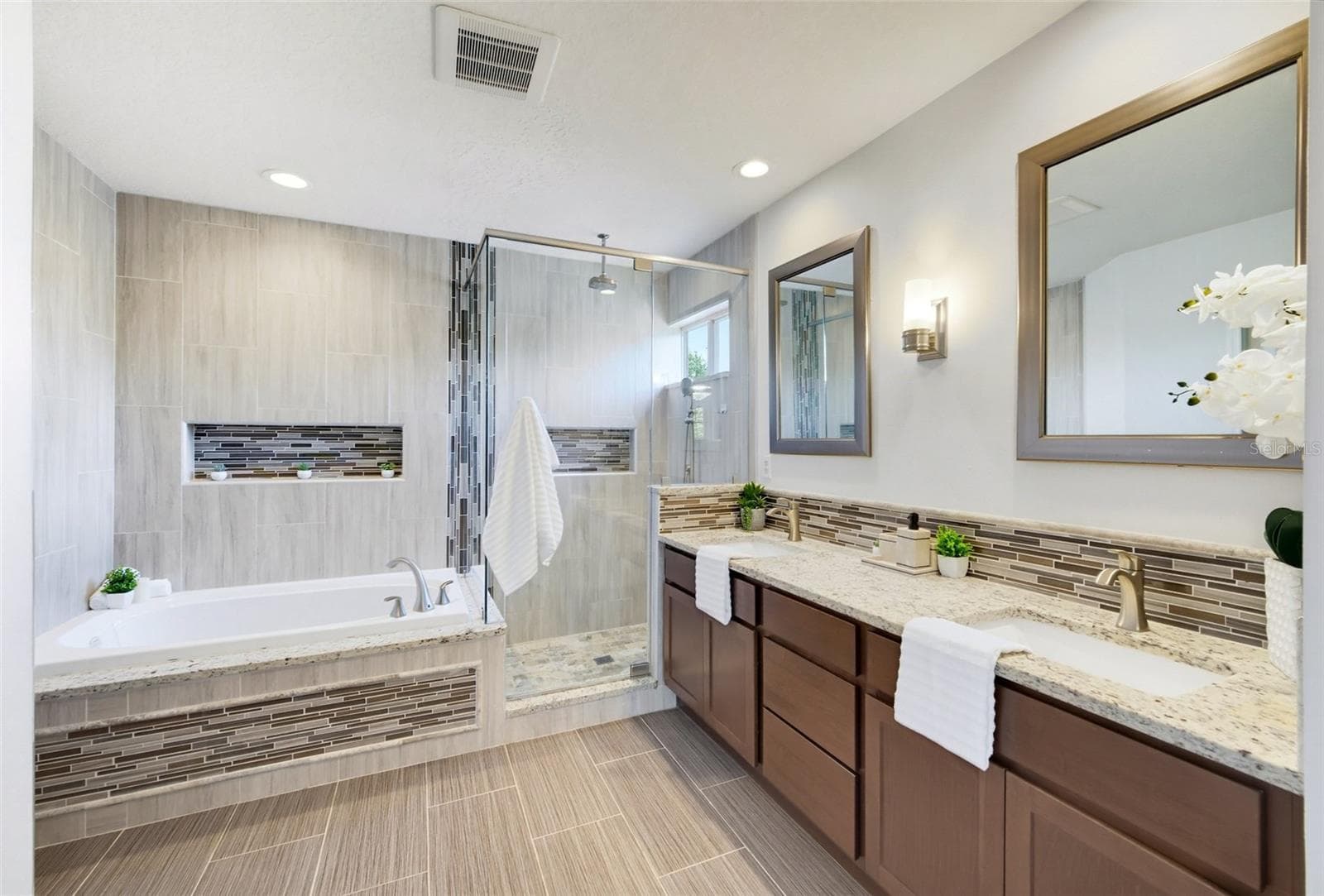 Single Family Residence at 2512 BROOKSTONE DR, KISSIMMEE, photo 41 of 93