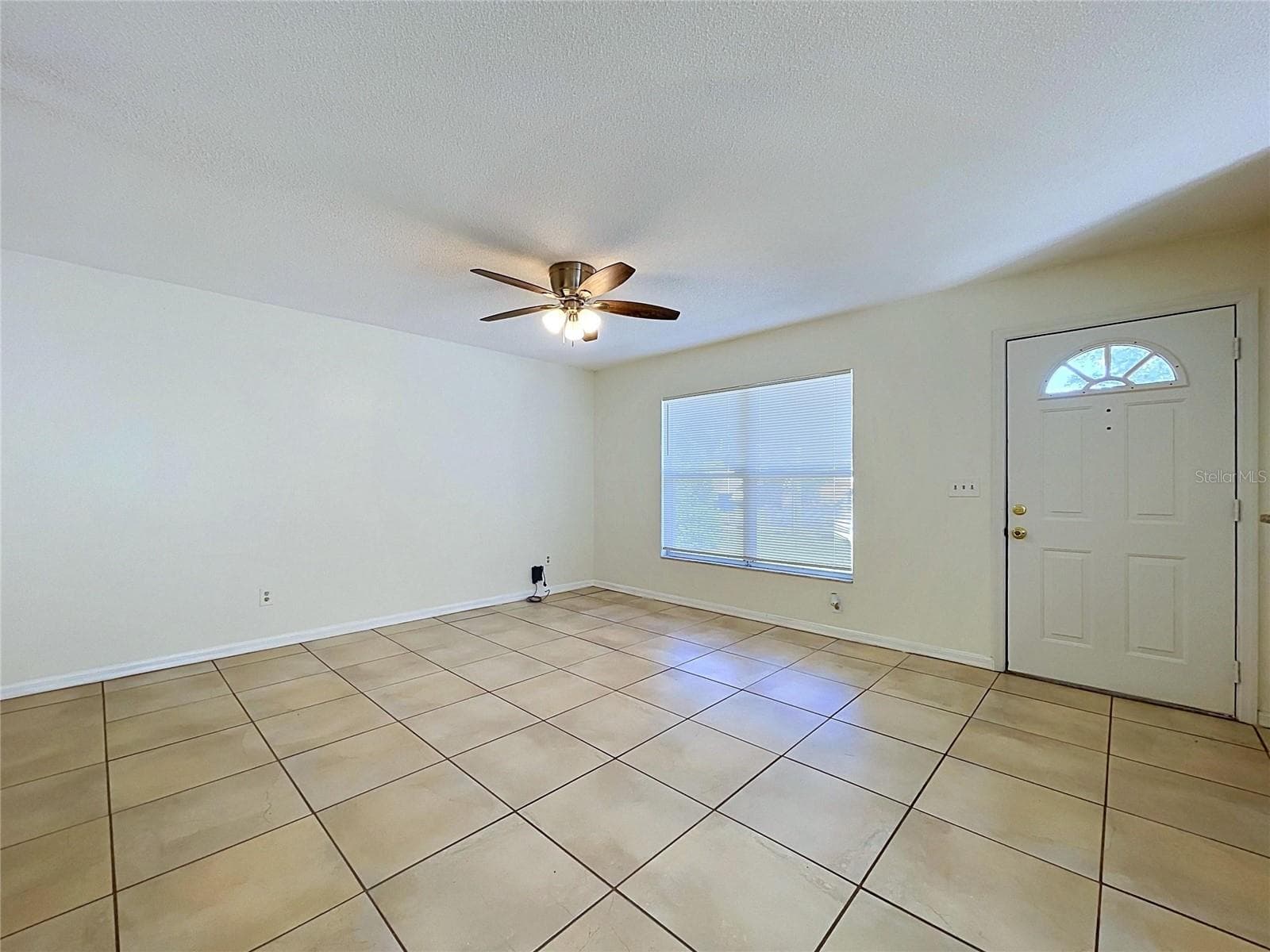 Single Family Residence at 1417 E HANNA AVE, TAMPA, photo 2 of 55