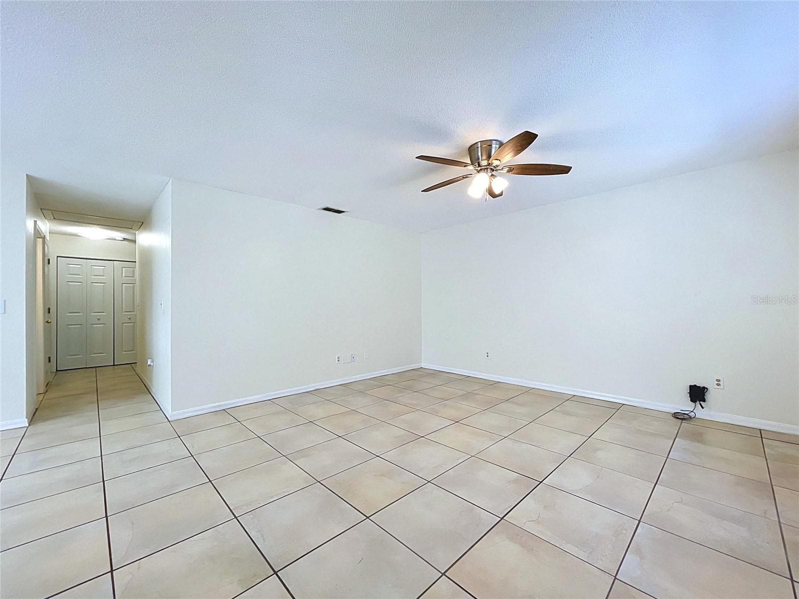Single Family Residence at 1417 E HANNA AVE, TAMPA, photo 7 of 55