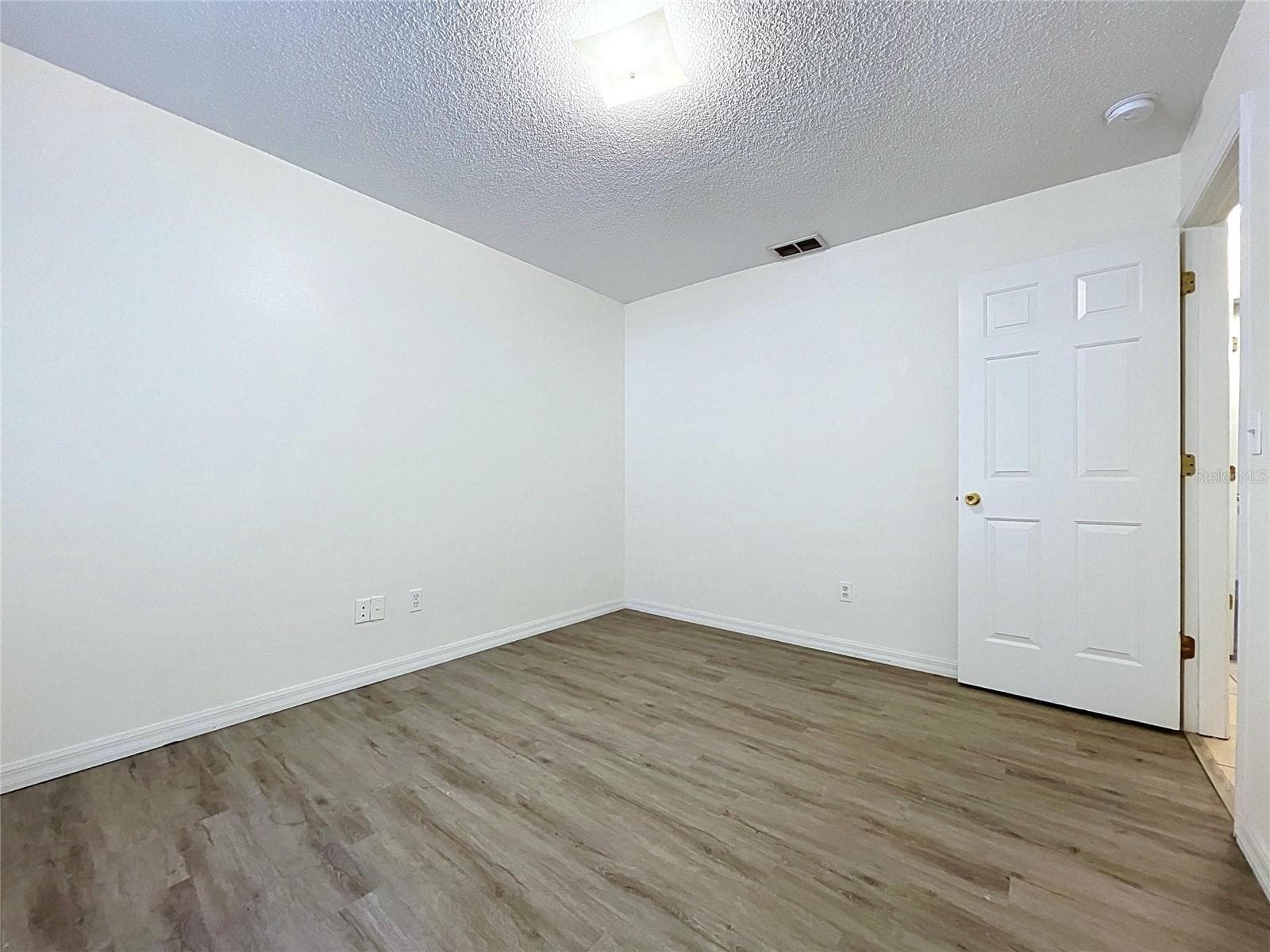 Single Family Residence at 1417 E HANNA AVE, TAMPA, photo 28 of 55