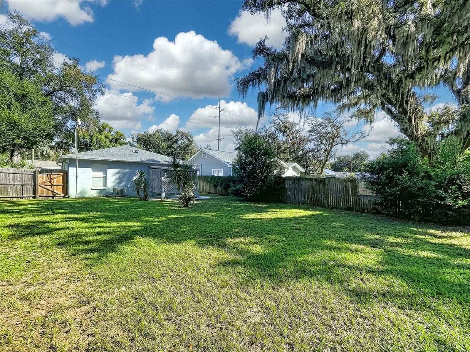 Single Family Residence at 1417 E HANNA AVE, TAMPA, photo 46 of 55