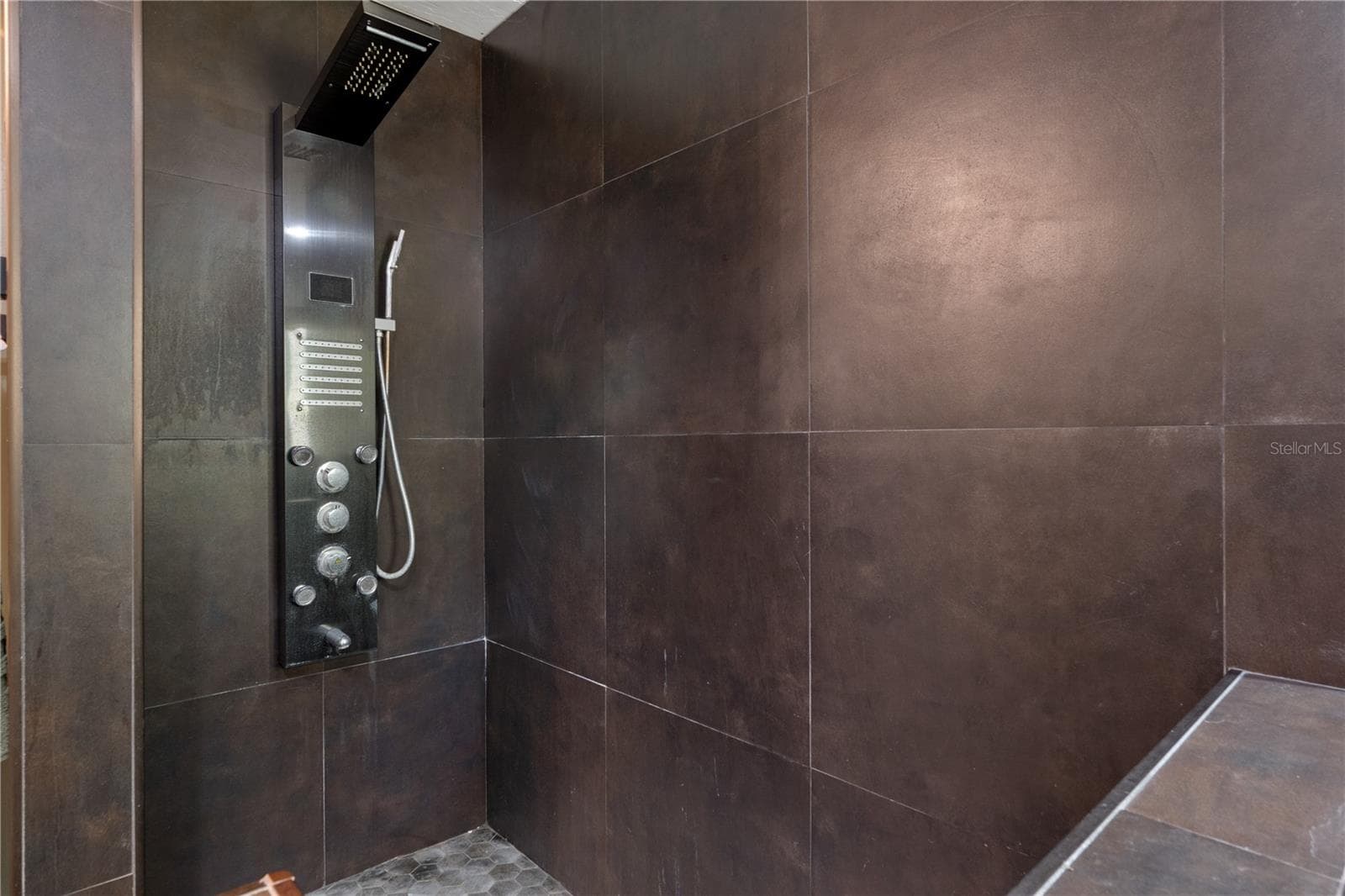 Master Bath - 9498 NW 60TH AVE, OCALA