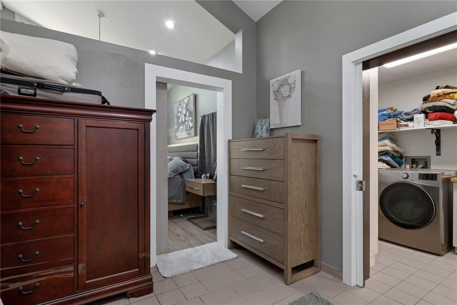 Master Closet - 9498 NW 60TH AVE, OCALA