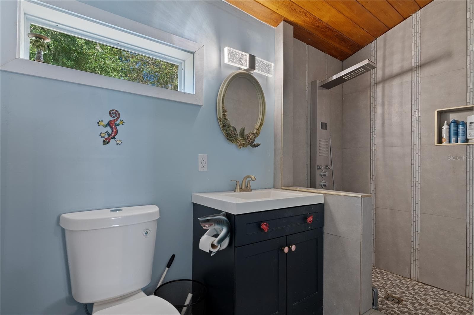 Inlaw On-Suite Bath - 9498 NW 60TH AVE, OCALA
