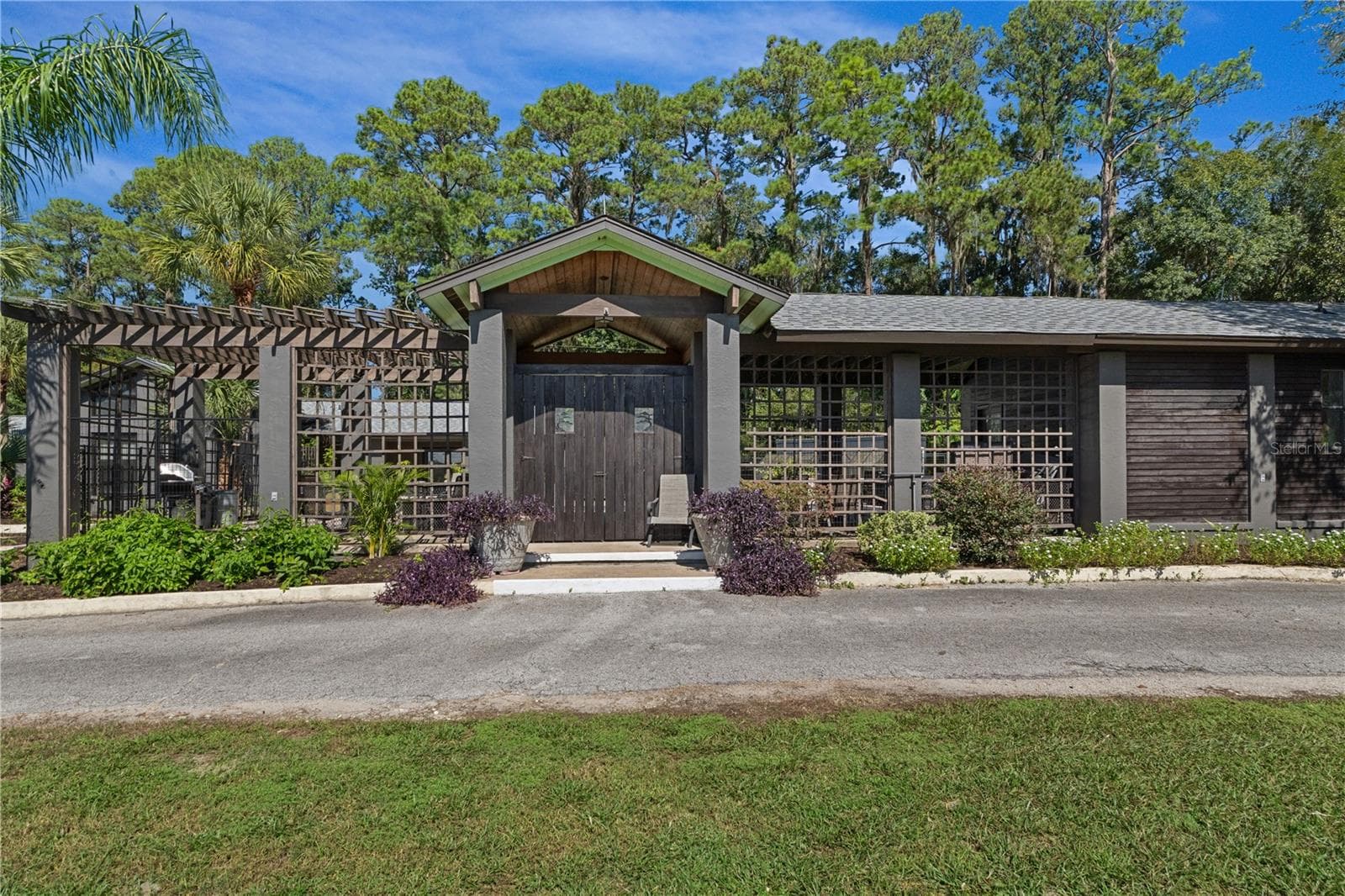 Entrance Pool Area - 9498 NW 60TH AVE, OCALA