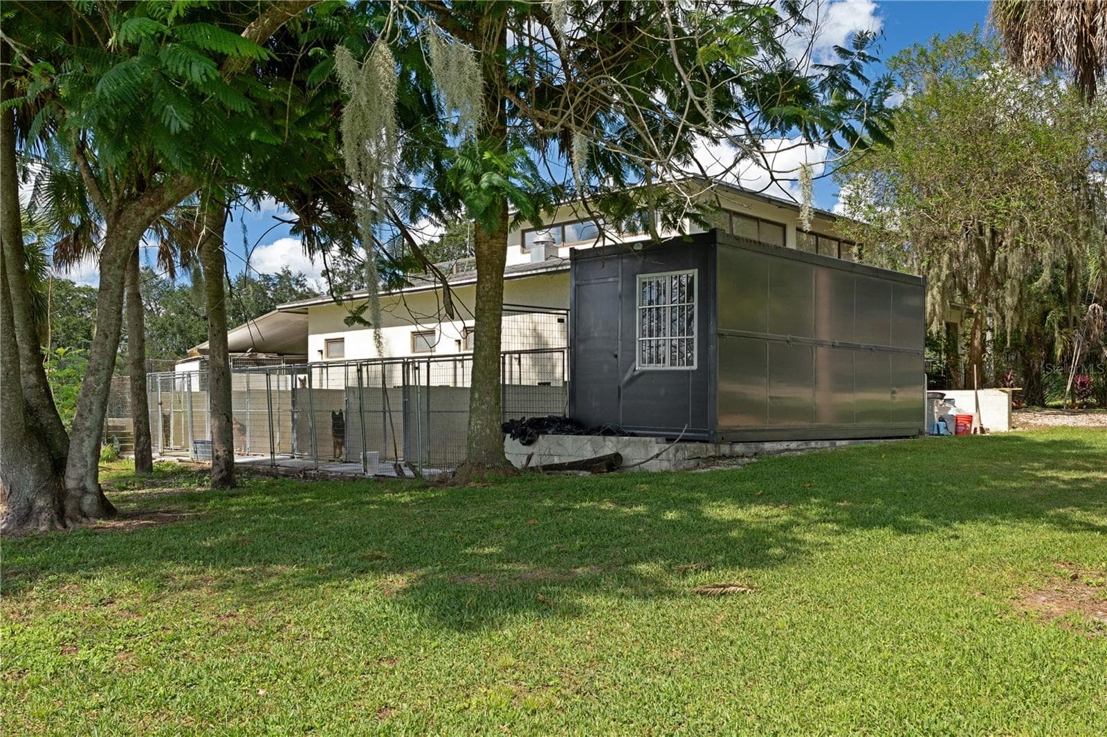 Kennel Side with Turnouts - 9498 NW 60TH AVE, OCALA