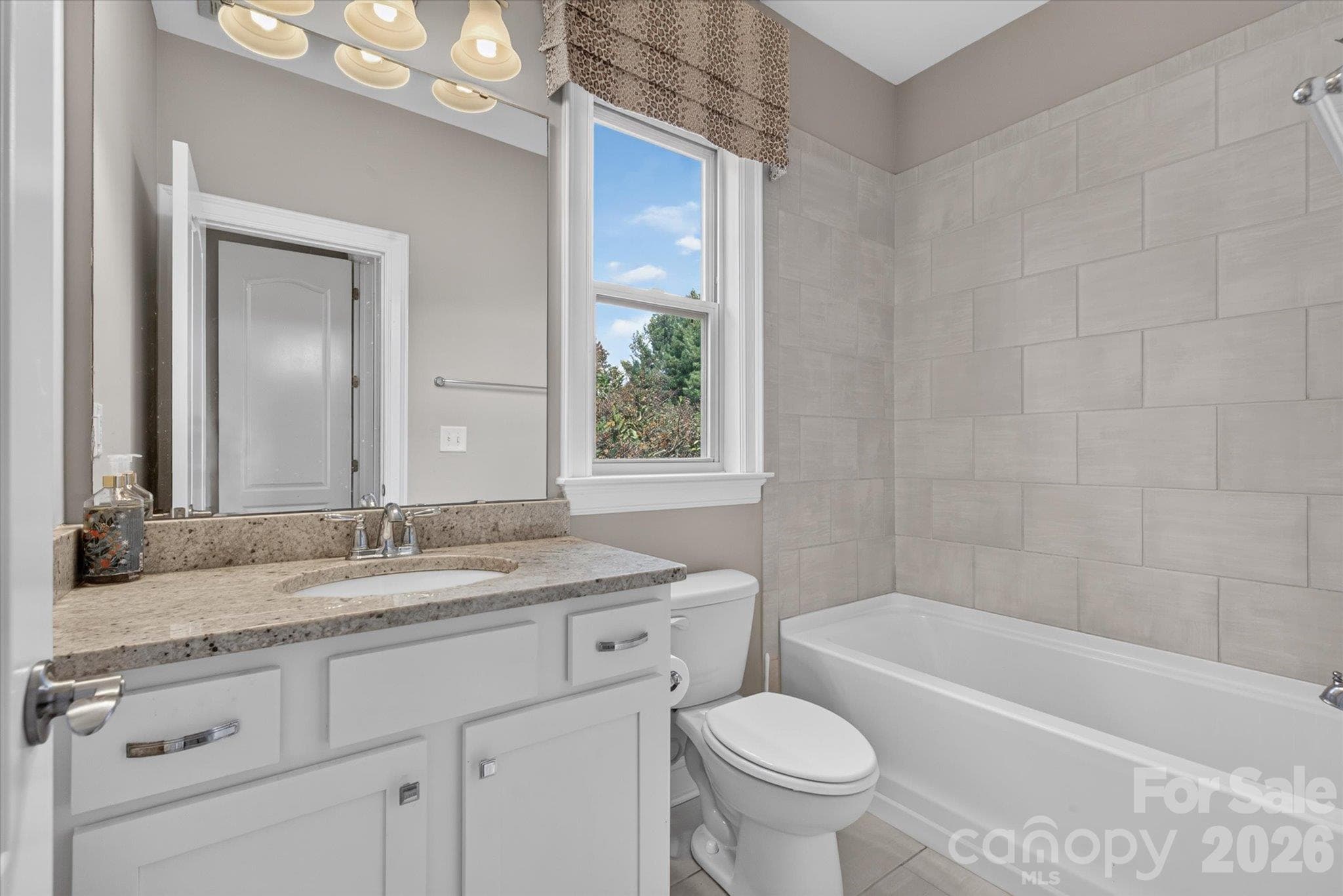 Single Family Residence at 105 Highclere Drive, Waxhaw, photo 32 of 36