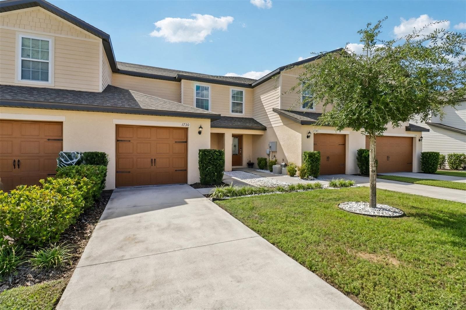 Front of House - Driveway & Garage - 1730 WYNFORD CIR, TAVARES