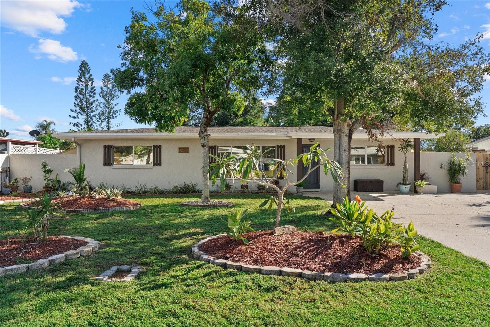Single Family Residence at 5766 37TH AVE N, ST PETERSBURG, photo 2 of 32