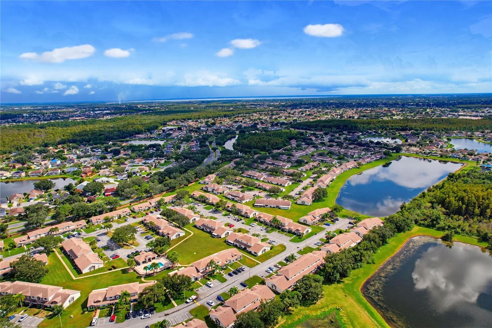 Townhouse at 14584 LAGUNA BEACH CIR, ORLANDO, photo 10 of 99
