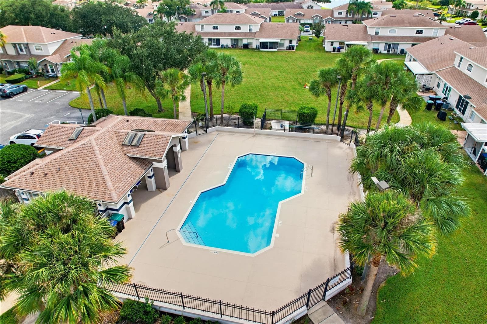 Townhouse at 14584 LAGUNA BEACH CIR, ORLANDO, photo 14 of 99