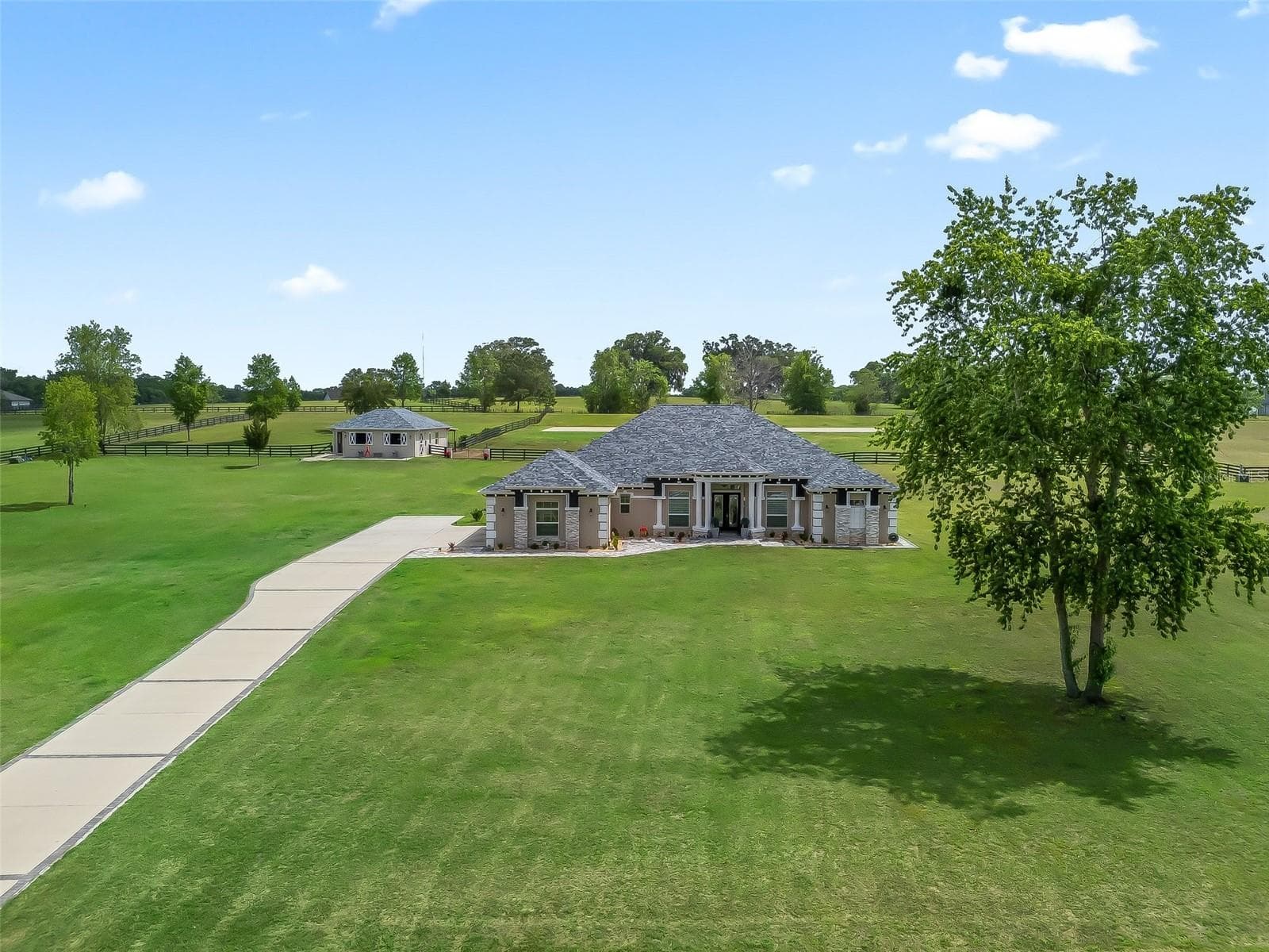 7161 NE 22ND COURT RD