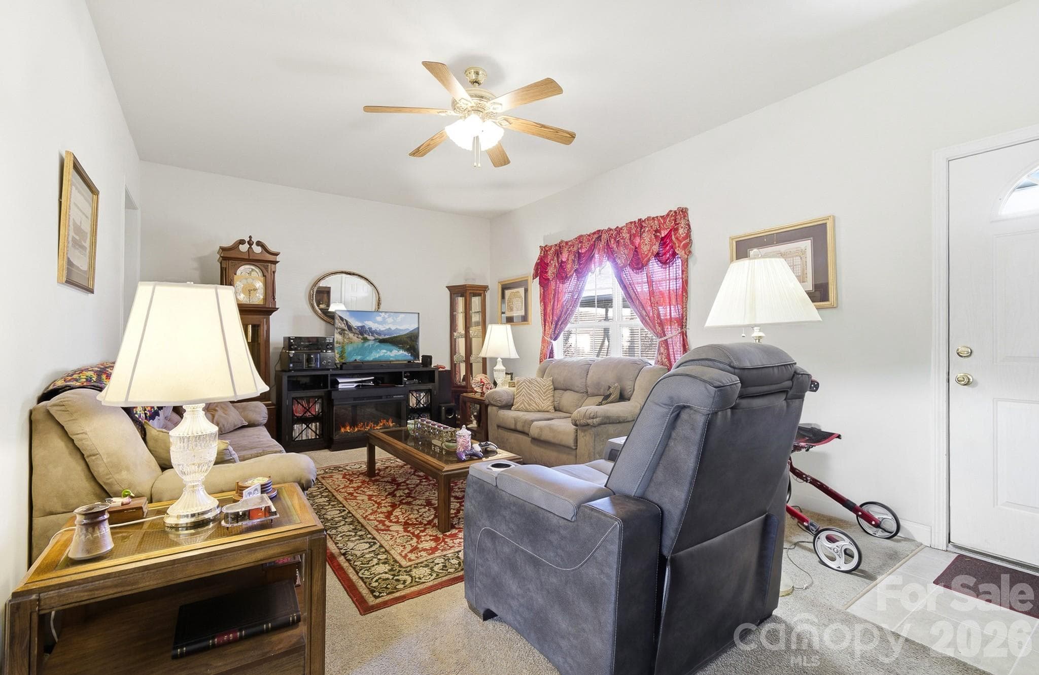 Single Family Residence at 95 Beechnut Drive, Hendersonville, photo 10 of 26