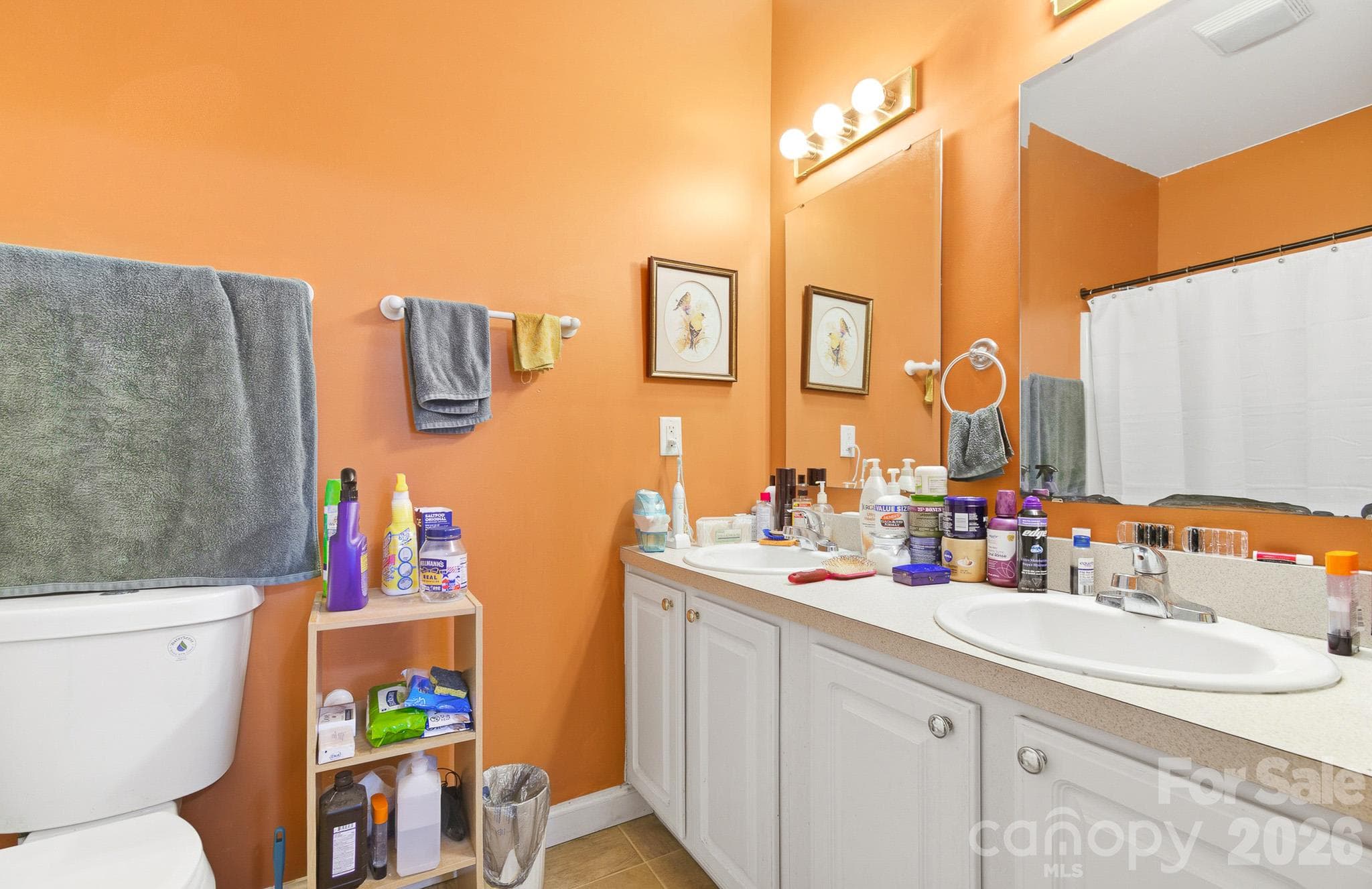 Single Family Residence at 95 Beechnut Drive, Hendersonville, photo 12 of 26