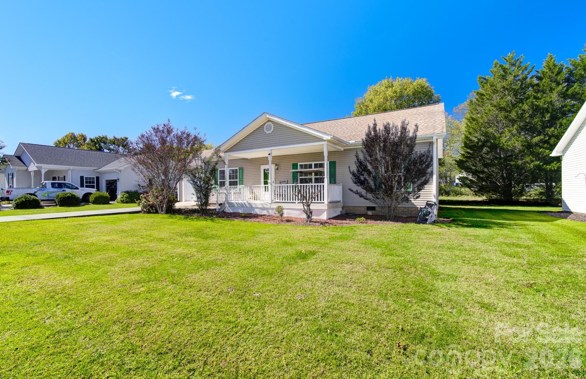 Single Family Residence at 95 Beechnut Drive, Hendersonville, photo 20 of 26
