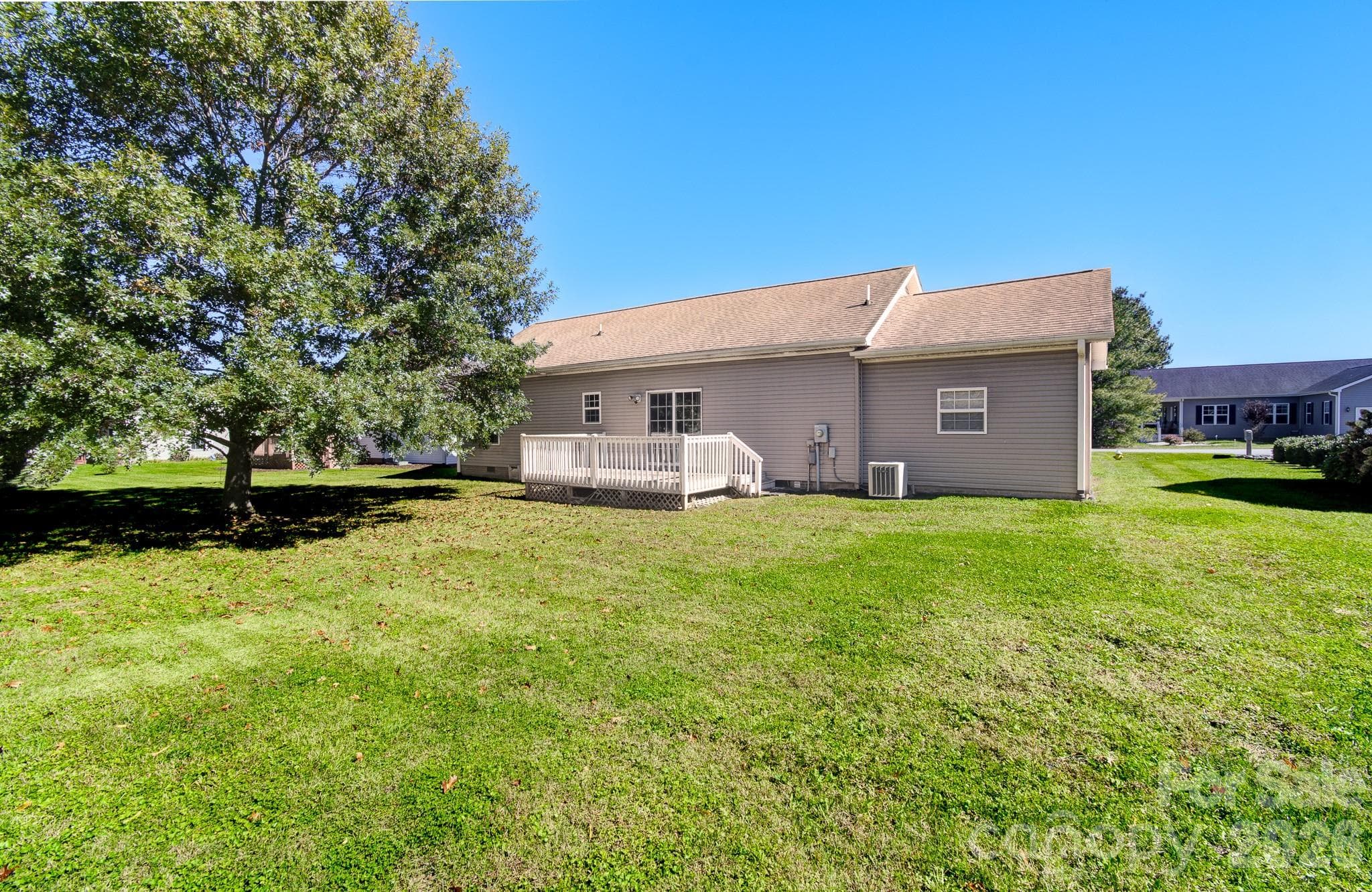 Single Family Residence at 95 Beechnut Drive, Hendersonville, photo 24 of 26