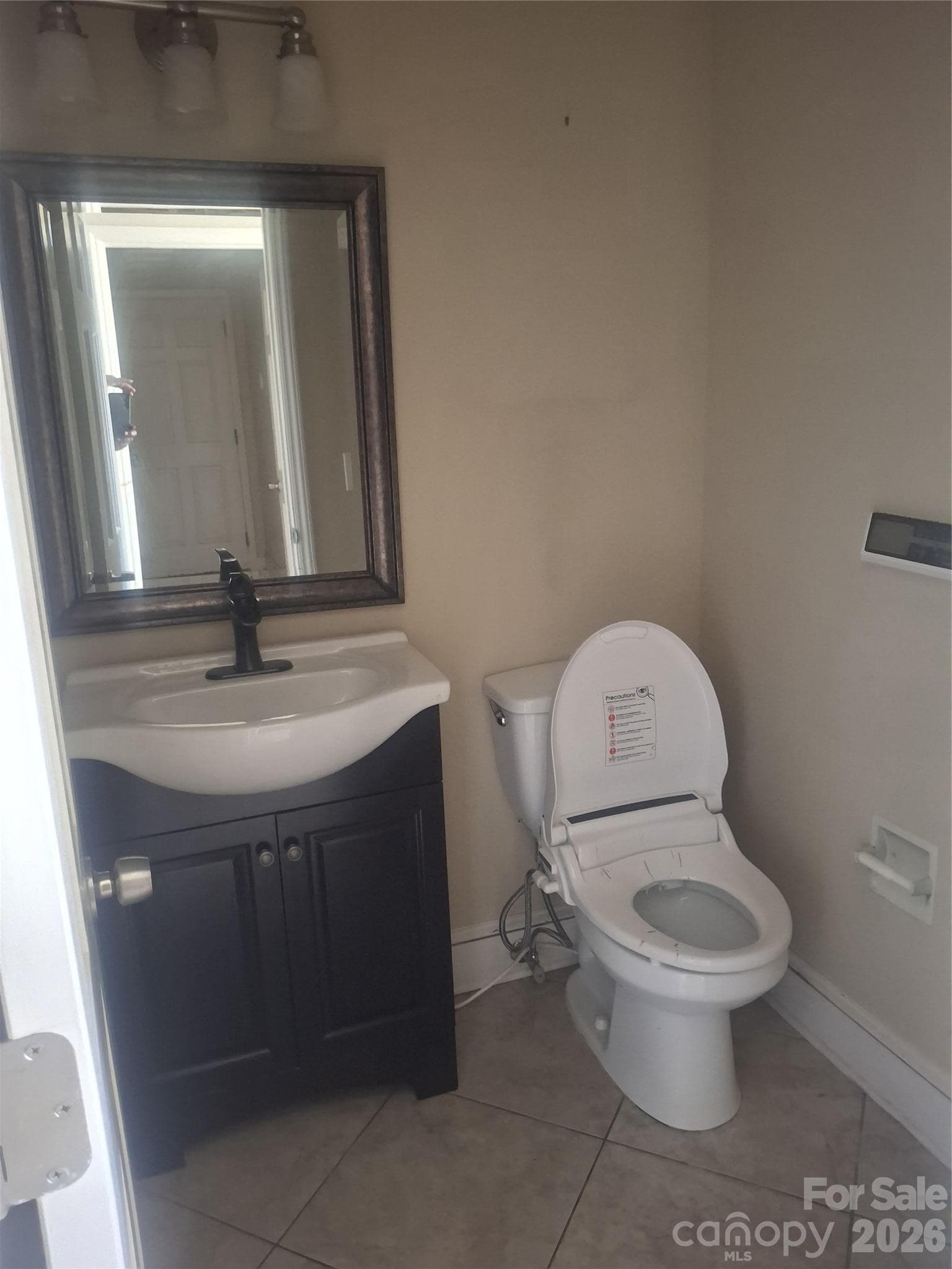 Half Bath- Main level - 9327 Willowglen Trail, Charlotte
