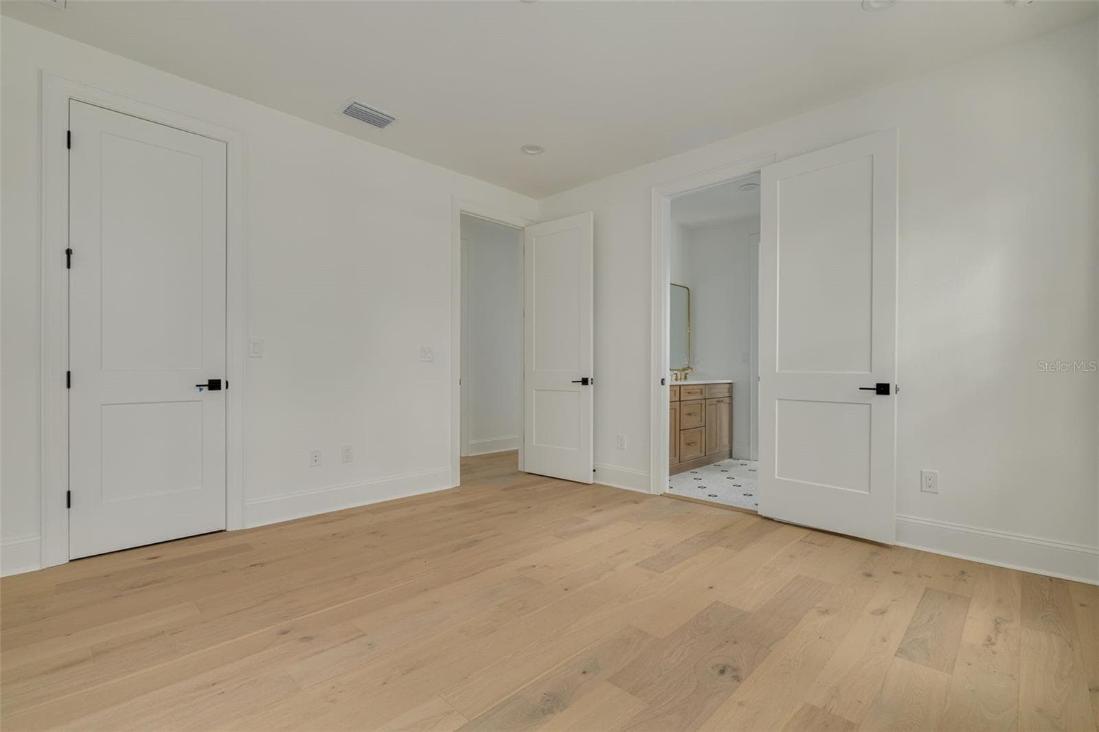 Single Family Residence at 808 39TH AVE NE, ST PETERSBURG, photo 25 of 47