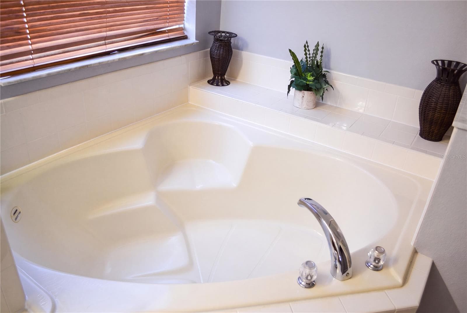 Garden Tub - 958 SOLANA CIR, DAVENPORT