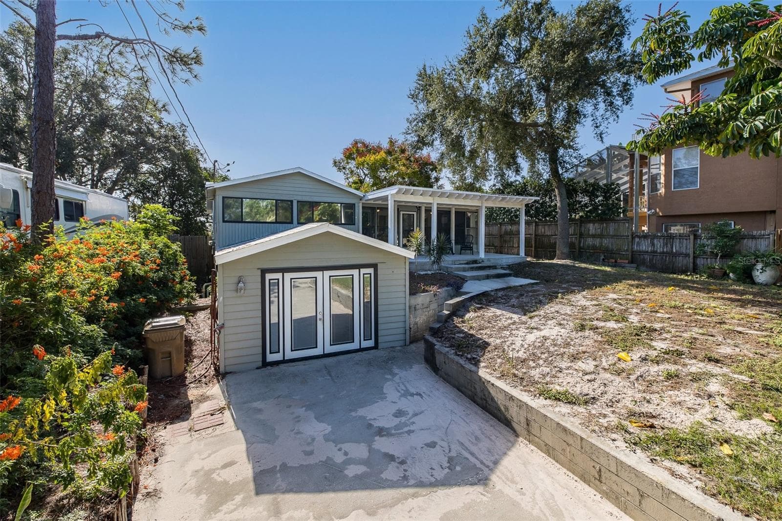 3138 BLUFF BLVD