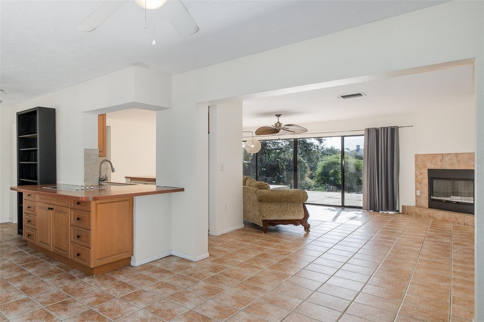 Single Family Residence at 3138 BLUFF BLVD, HOLIDAY, photo 19 of 83