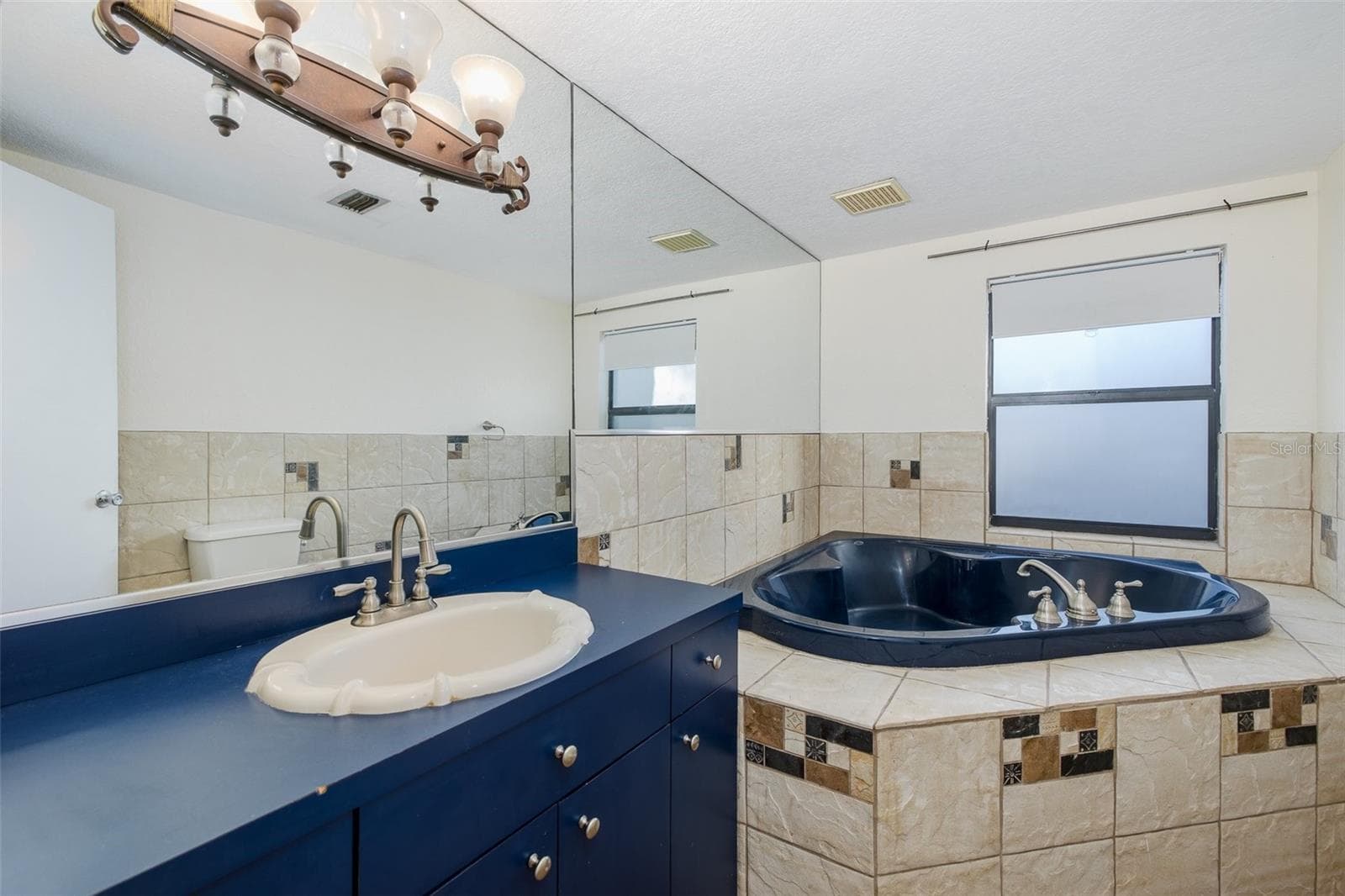 Single Family Residence at 3138 BLUFF BLVD, HOLIDAY, photo 24 of 83