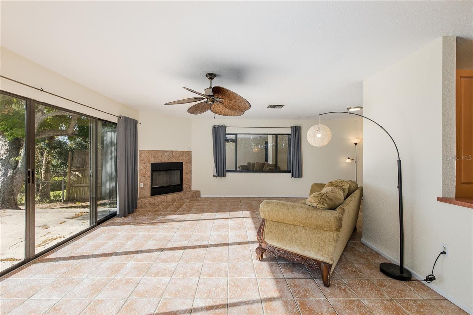 Single Family Residence at 3138 BLUFF BLVD, HOLIDAY, photo 28 of 83