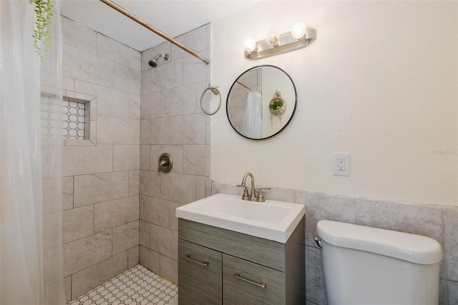 Single Family Residence at 3138 BLUFF BLVD, HOLIDAY, photo 37 of 83