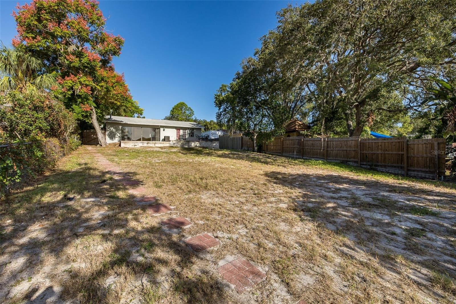 Single Family Residence at 3138 BLUFF BLVD, HOLIDAY, photo 67 of 83