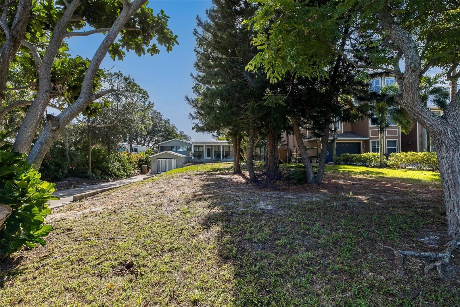 Single Family Residence at 3138 BLUFF BLVD, HOLIDAY, photo 82 of 83