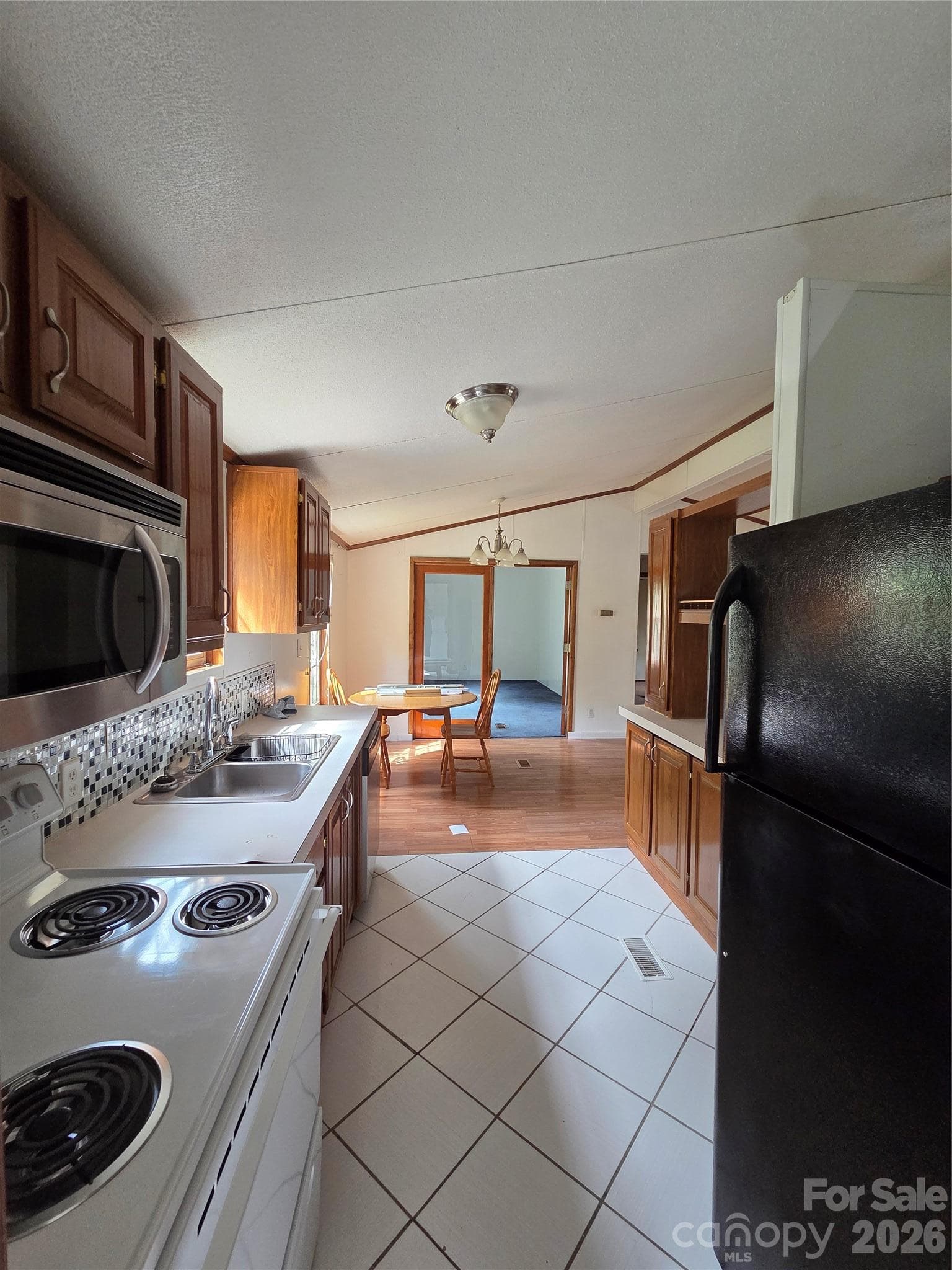 Single Family Residence at 117 Nakoma Place, Whittier, photo 15 of 30
