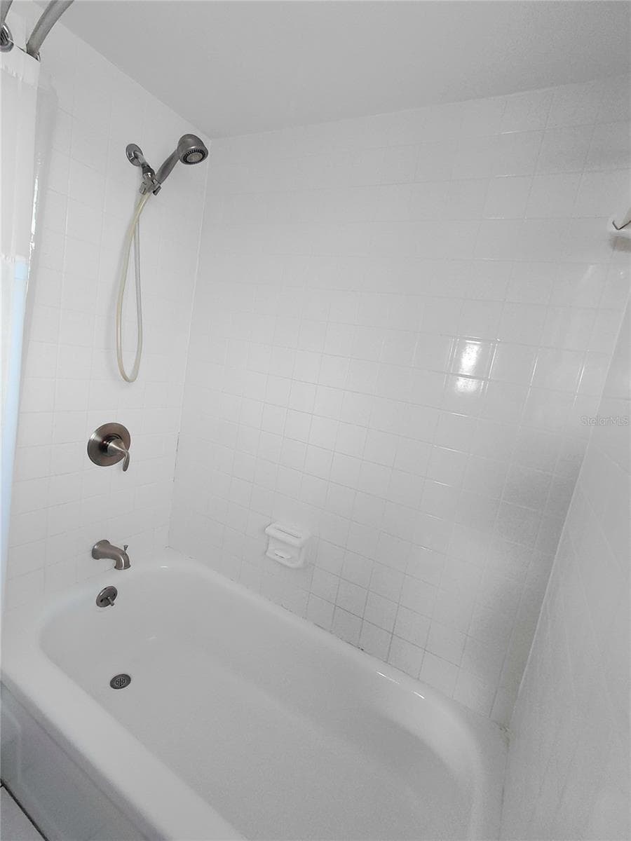 Condominium at HANOVER LANDING CONDO, TARPON SPRINGS, photo 18 of 25