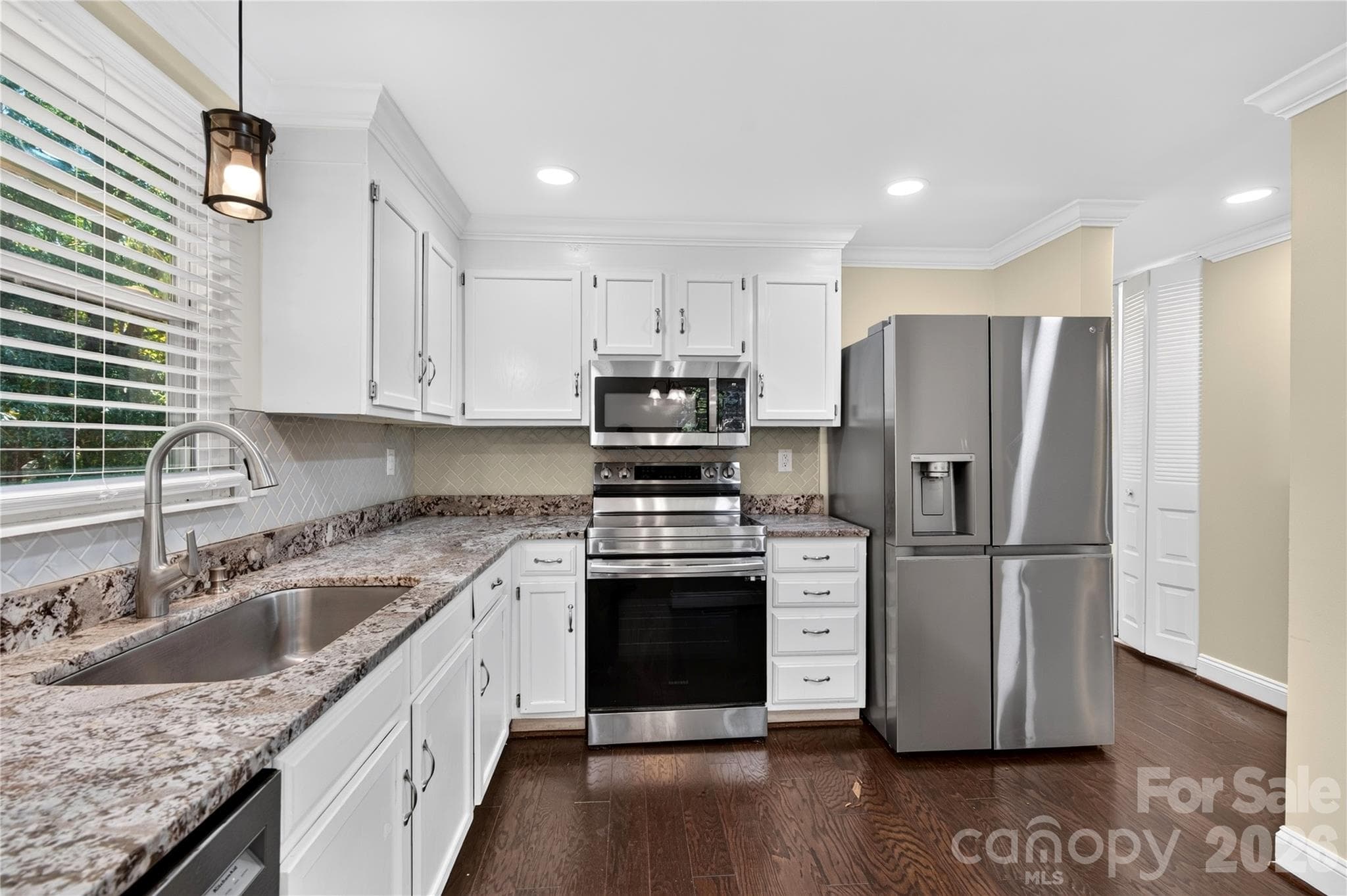 Single Family Residence at 5011 Forest Mountain Court, Charlotte, photo 4 of 38