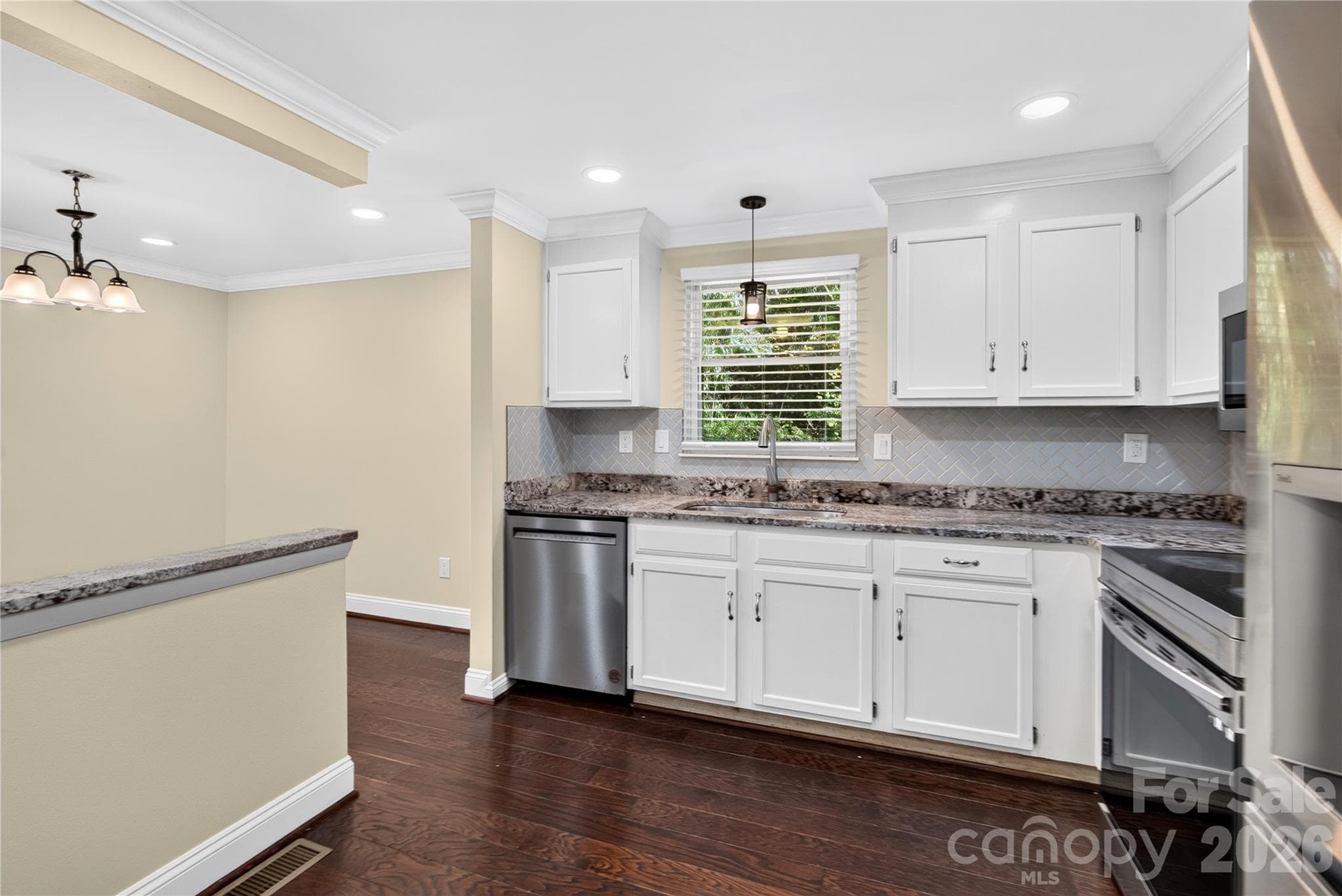 Single Family Residence at 5011 Forest Mountain Court, Charlotte, photo 5 of 38