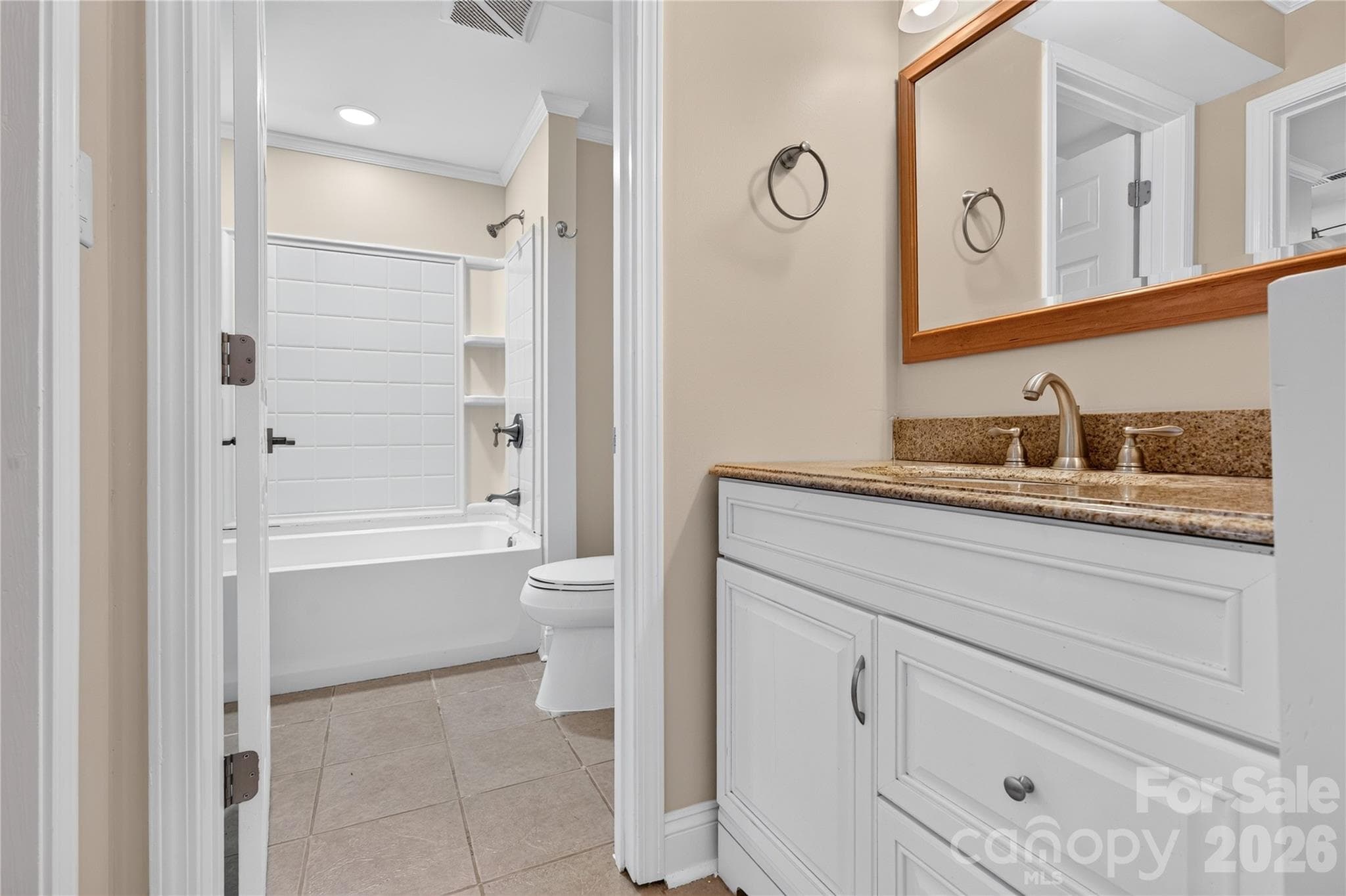 Single Family Residence at 5011 Forest Mountain Court, Charlotte, photo 13 of 38