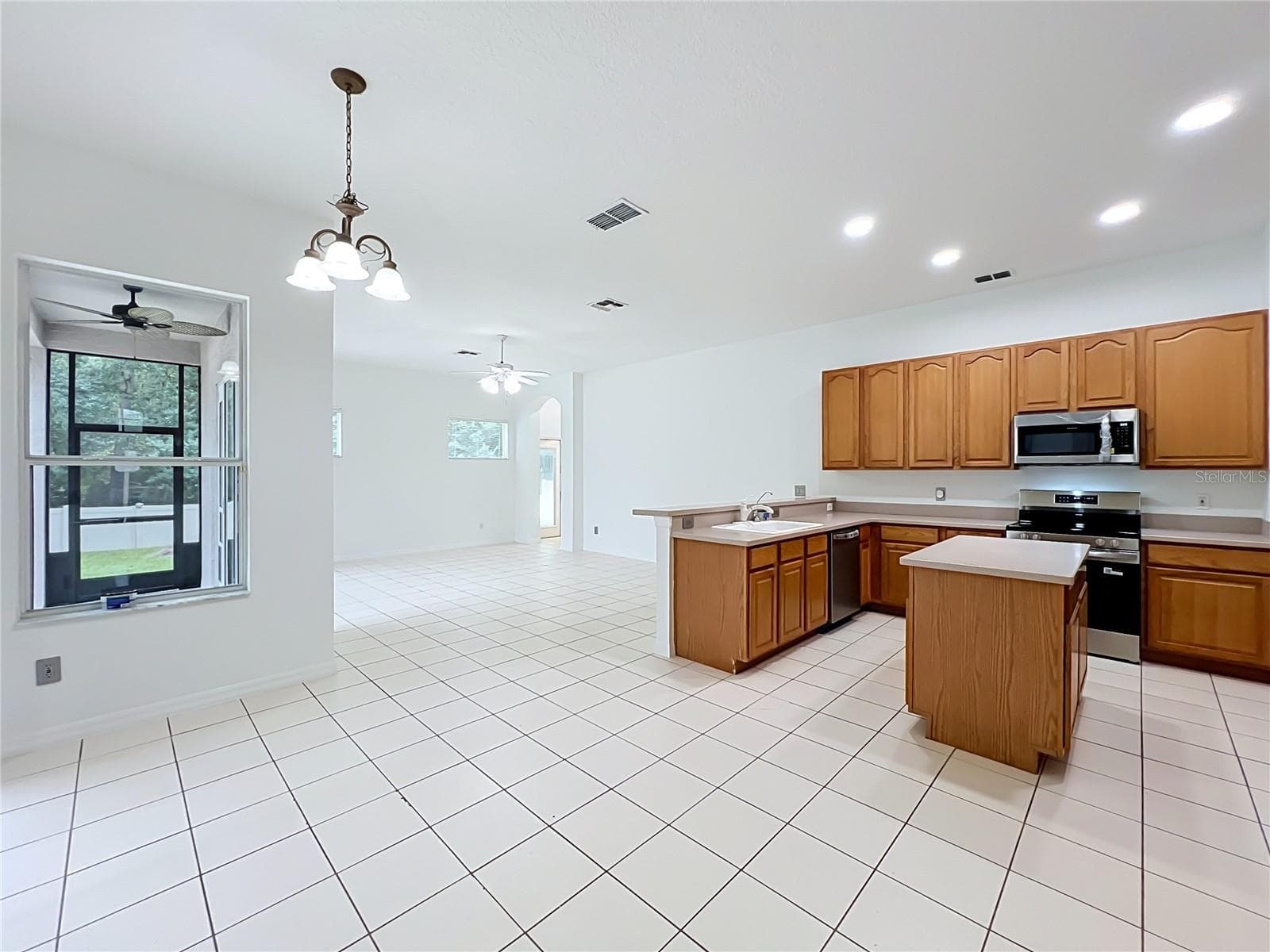 Single Family Residence at 2462 GREENWILLOW DR, ORLANDO, photo 29 of 101