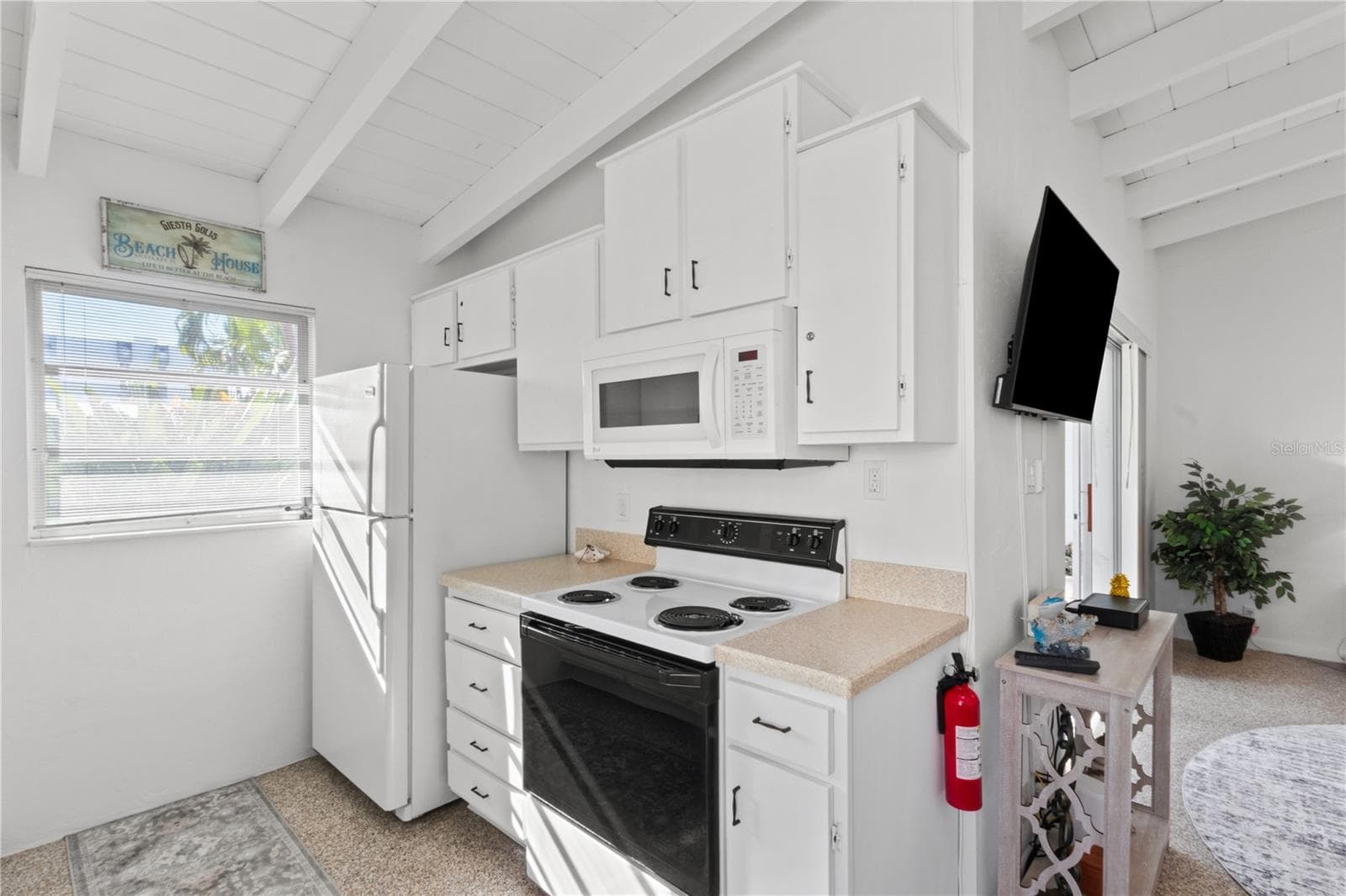 Condominium at 6006 MIDNIGHT PASS RD #11, SARASOTA, photo 8 of 43