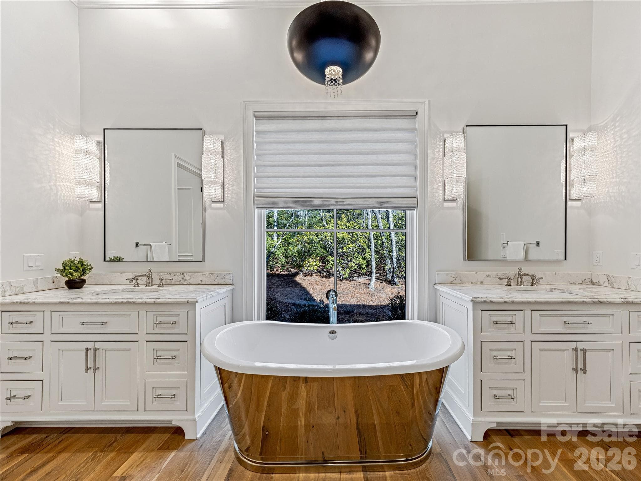 Primary Bathroom - Custom Slipper Tub - 1905 White Tree Trail, Arden