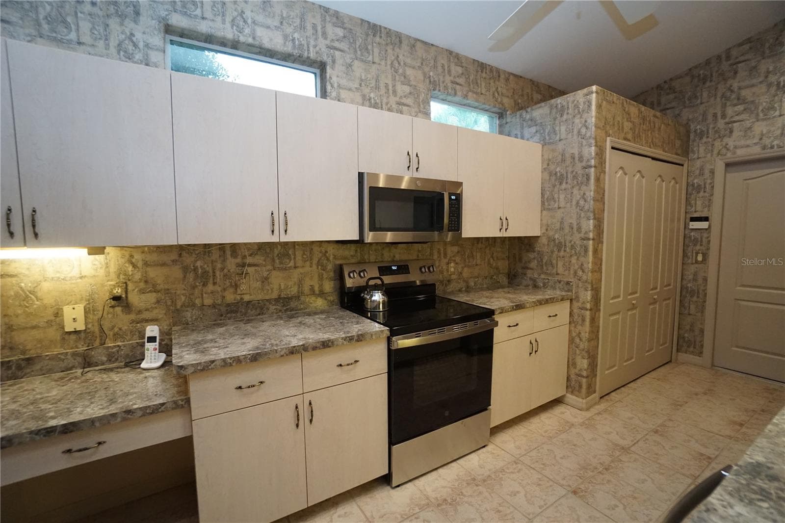 Single Family Residence at 10499 PRINCESS CT, PUNTA GORDA, photo 17 of 66