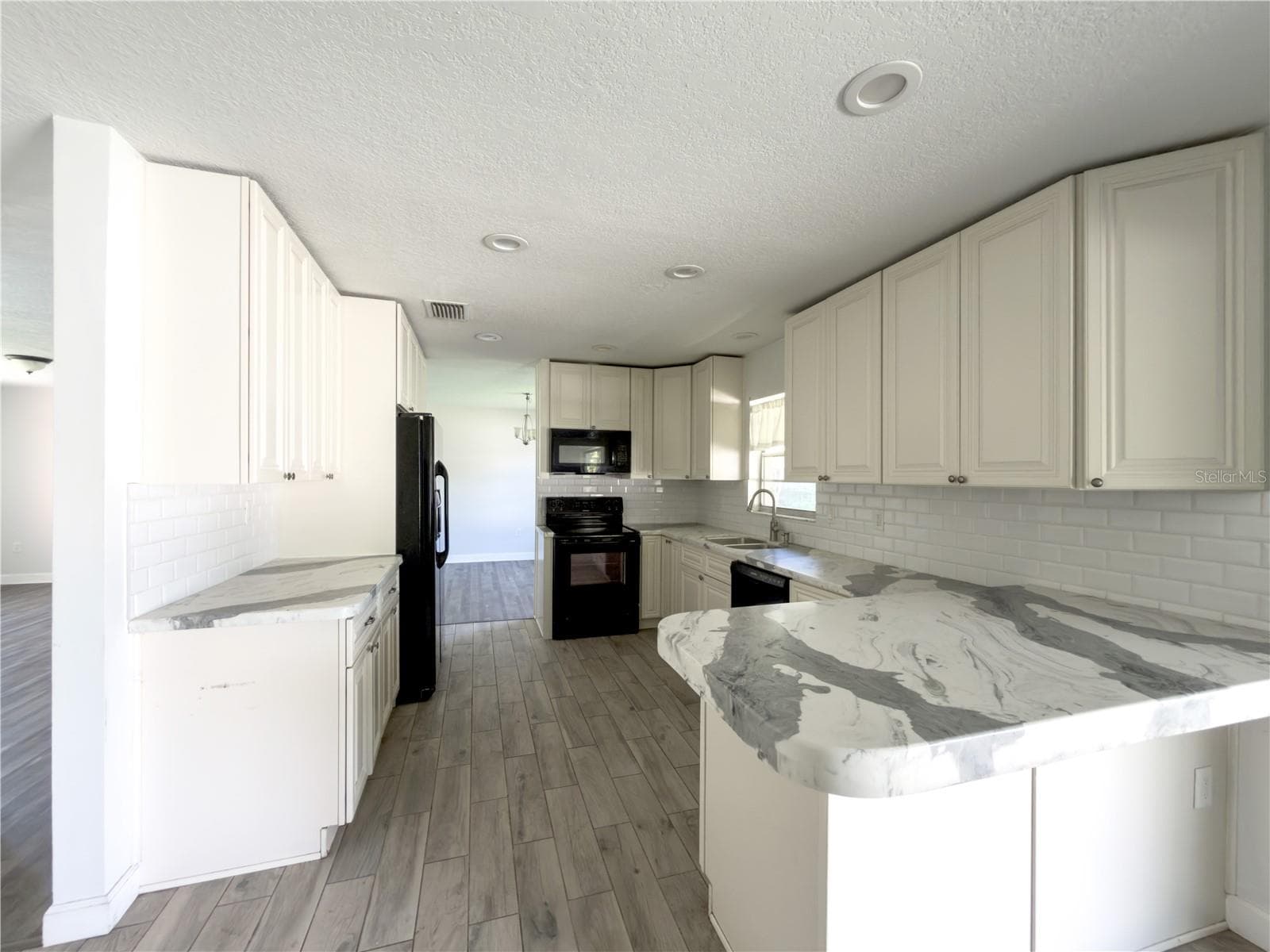 Kitchen - 1804 ORANGE HILL DR, BRANDON