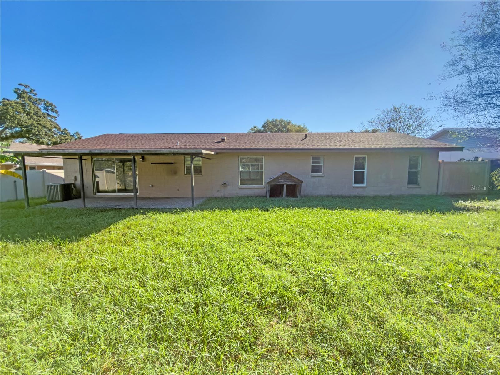 1804 Orange Hill Dr Rear - 1804 ORANGE HILL DR, BRANDON
