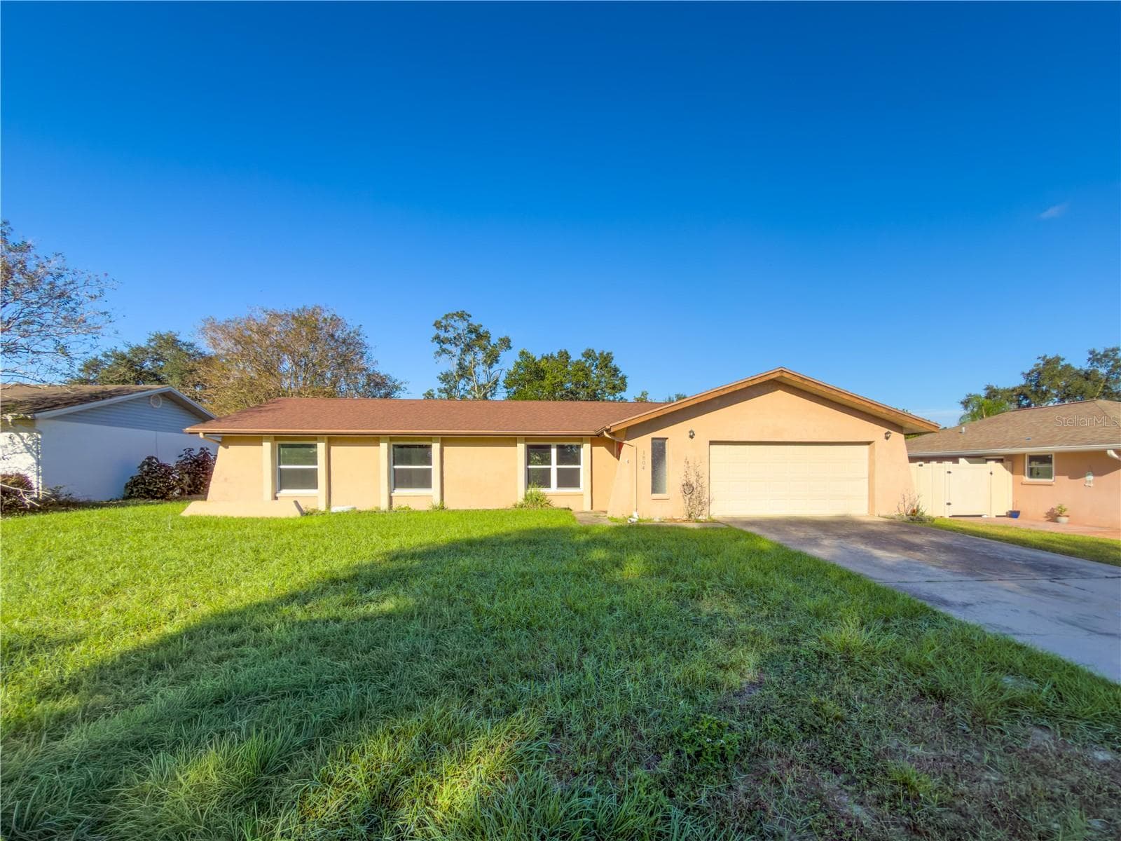 1804 Orange Hill Dr Front - 1804 ORANGE HILL DR, BRANDON